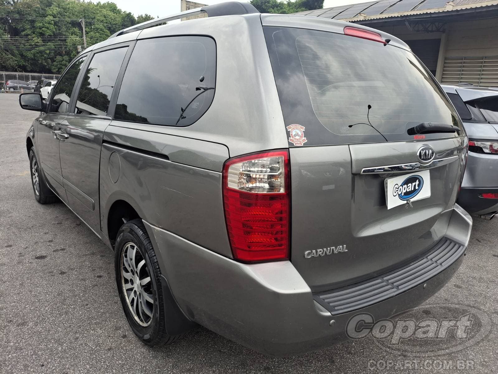Kia Grand Carnival 2011 — foto 3