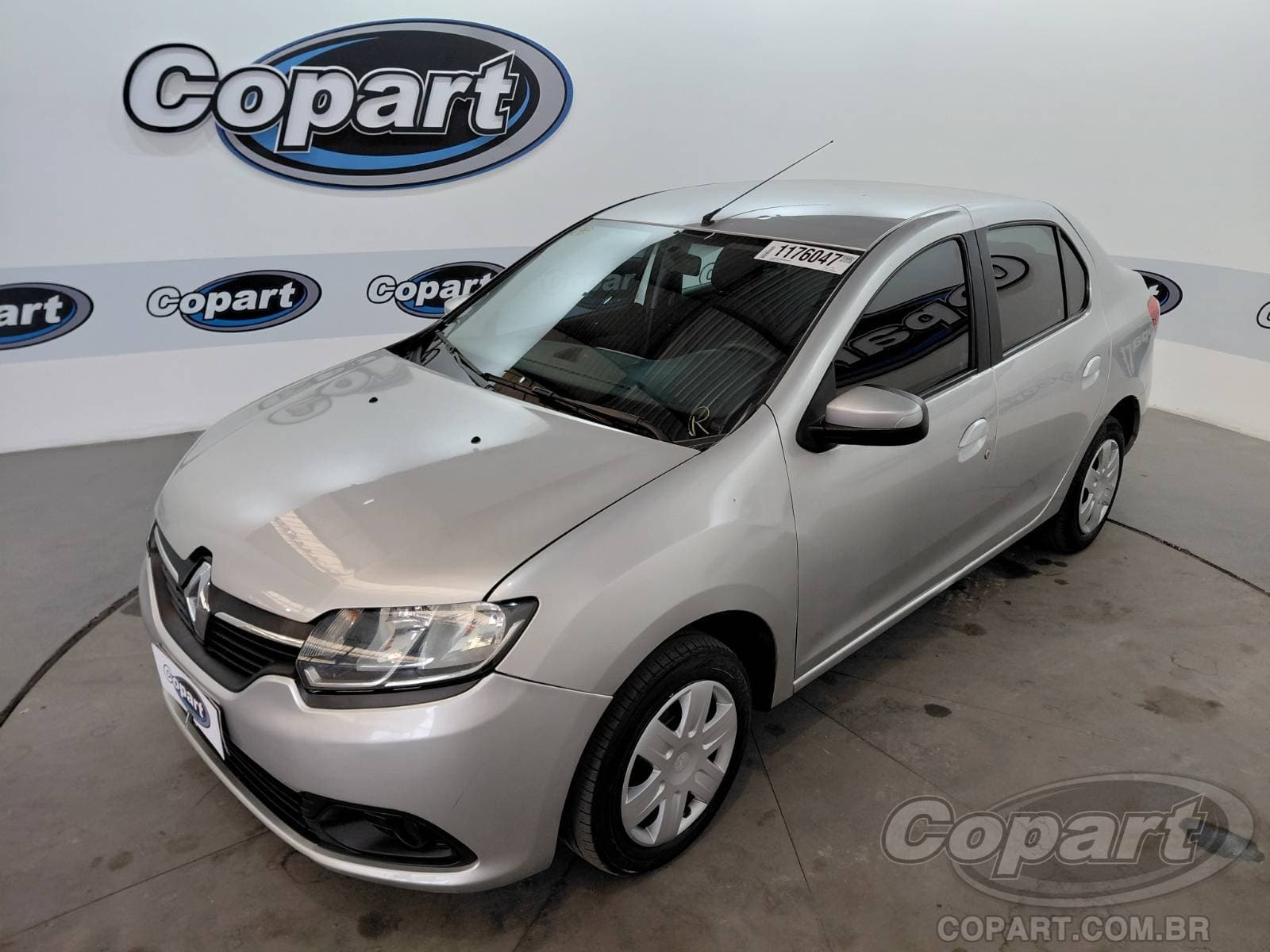 Renault Logan 2019 — foto 2