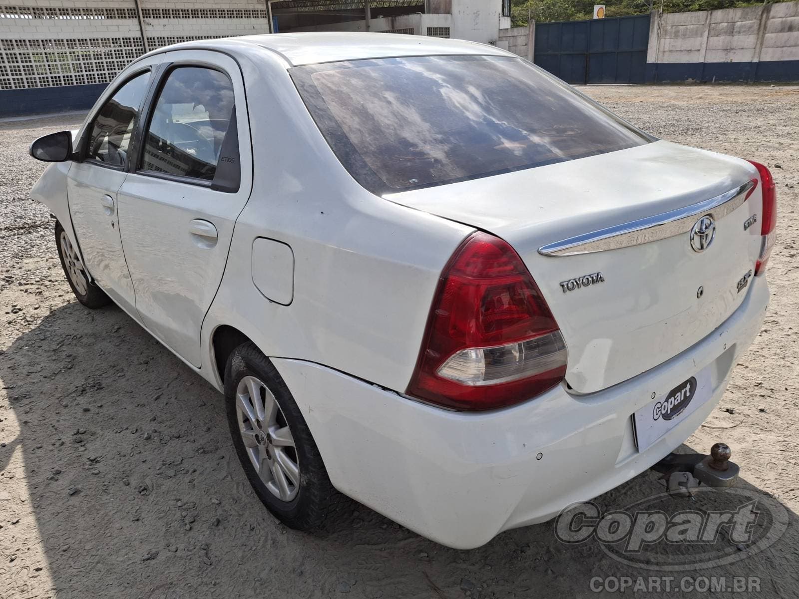 Toyota Etios Seda 2017 — foto 3