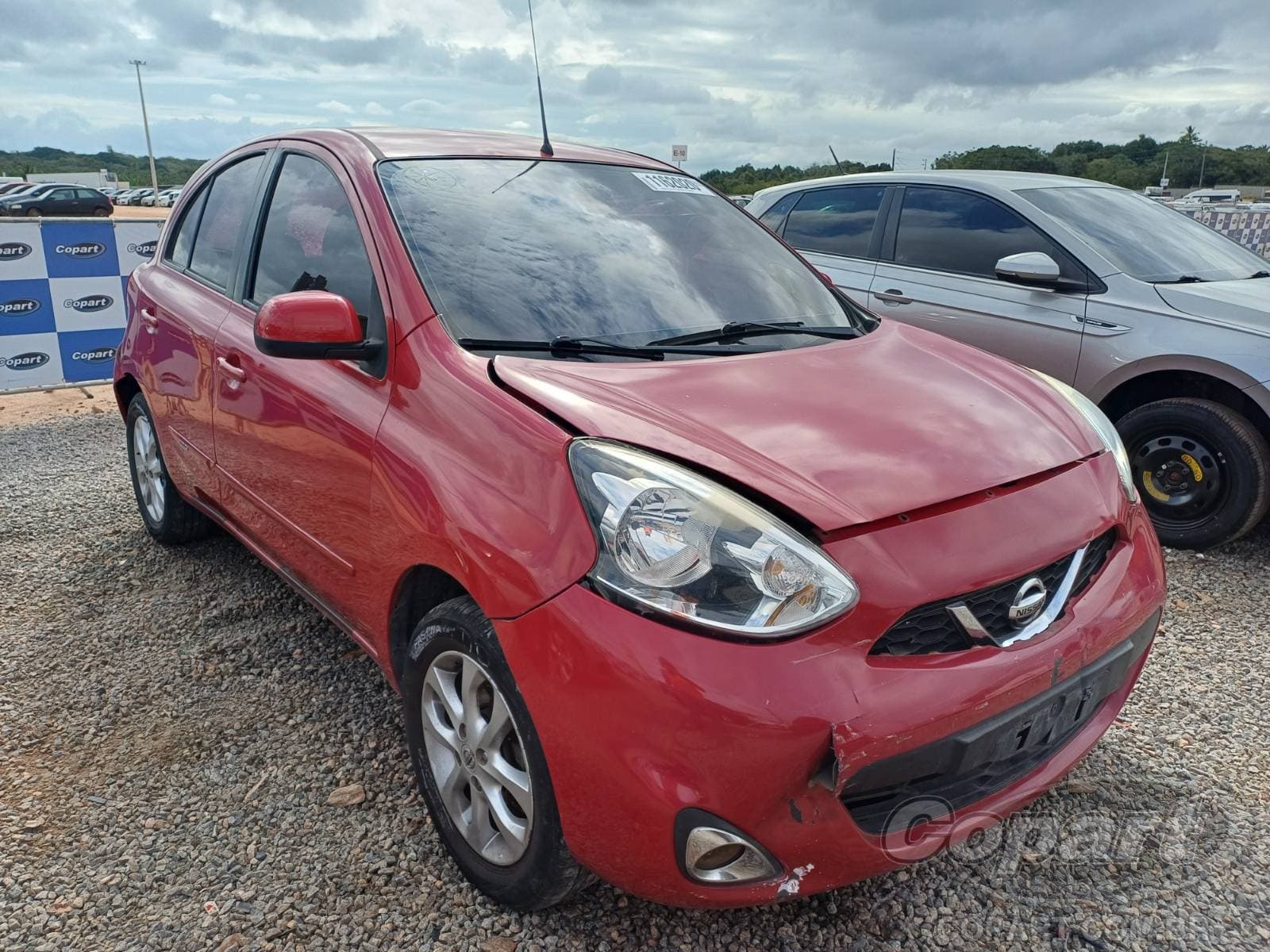 Nissan March 2016 — foto 1