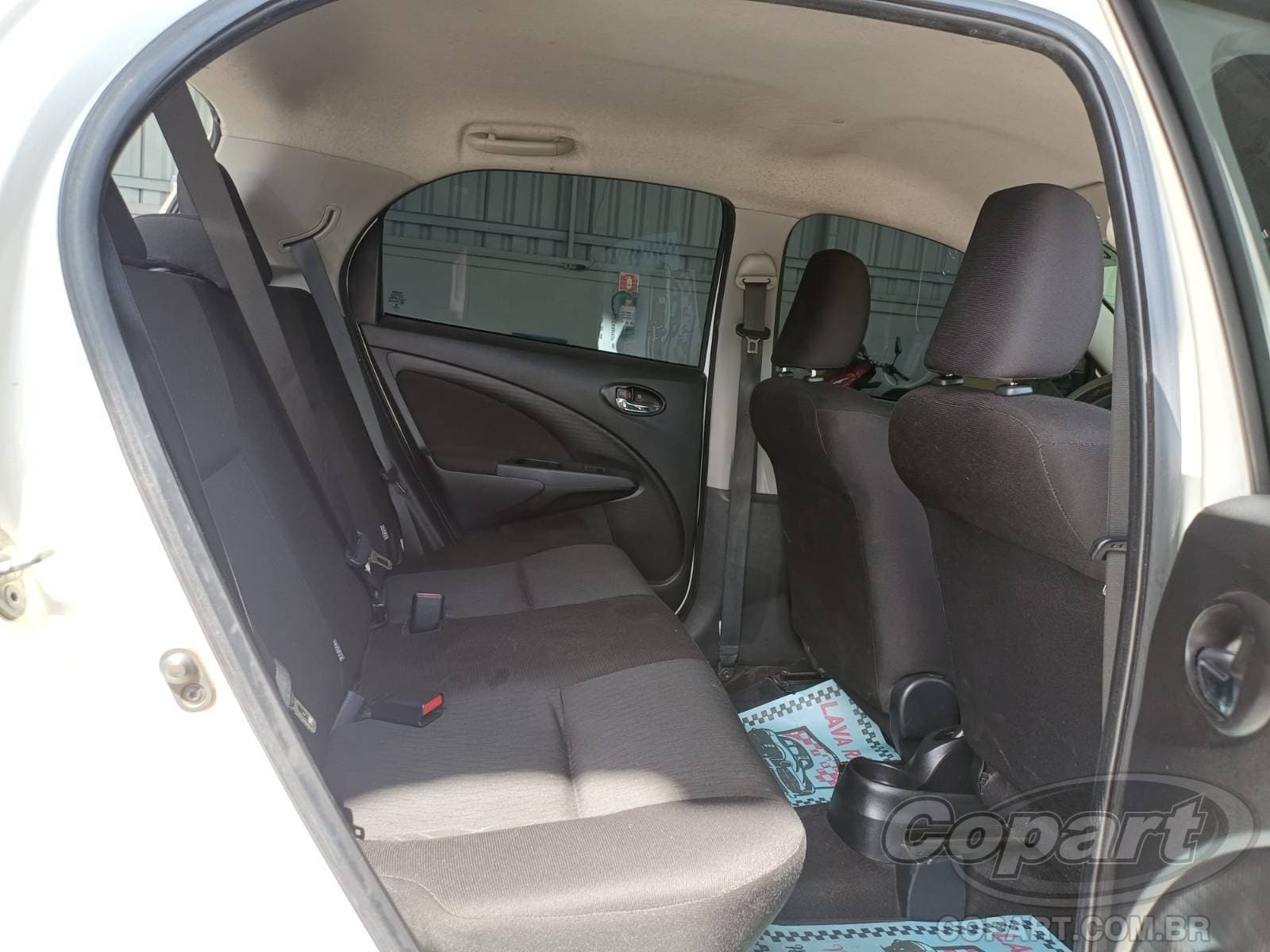 Toyota Etios 2018 — foto 6