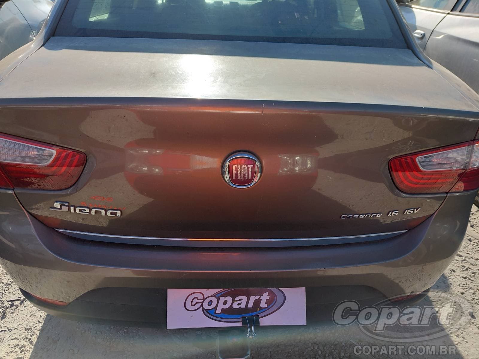 Fiat Grand Siena 2015 — foto 10
