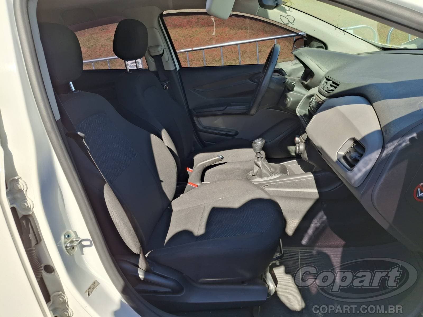 Chevrolet Onix 2018 — foto 5