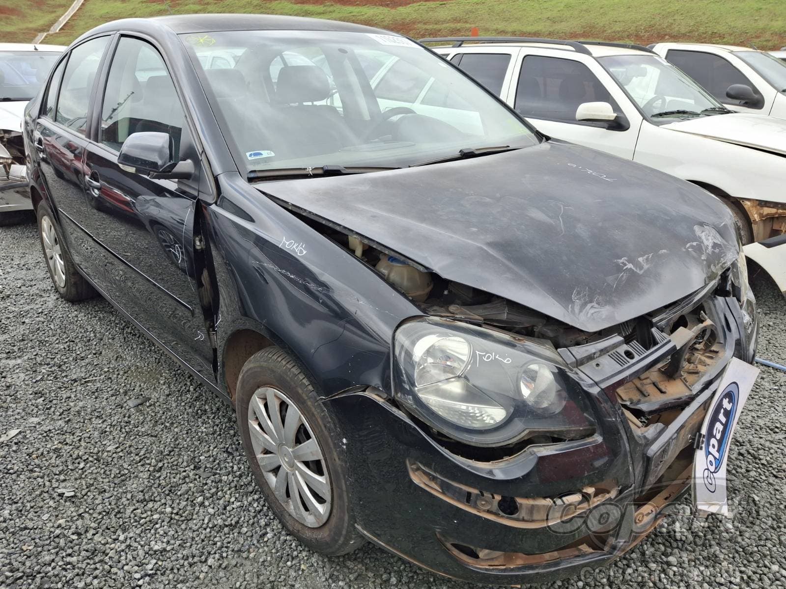 Volkswagen Polo Sedan 2011 — foto 1