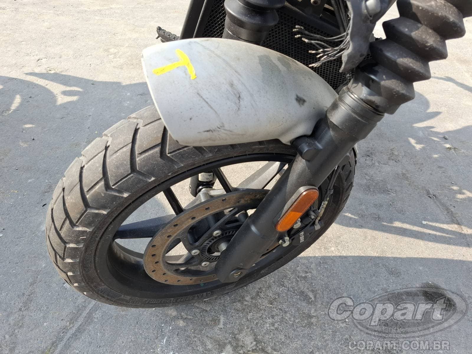 Royal Enfield Guerrilla 2026 — foto 8