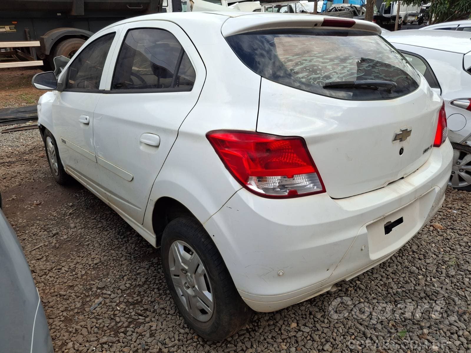 Chevrolet Onix 2015 — foto 3