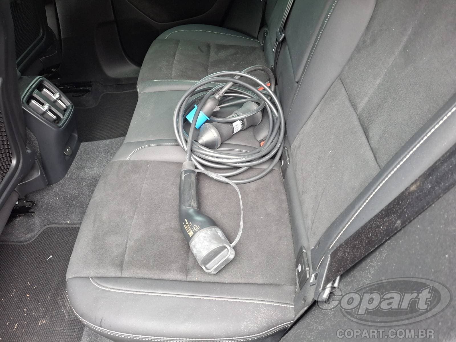 Volvo C40 2023 — foto 11