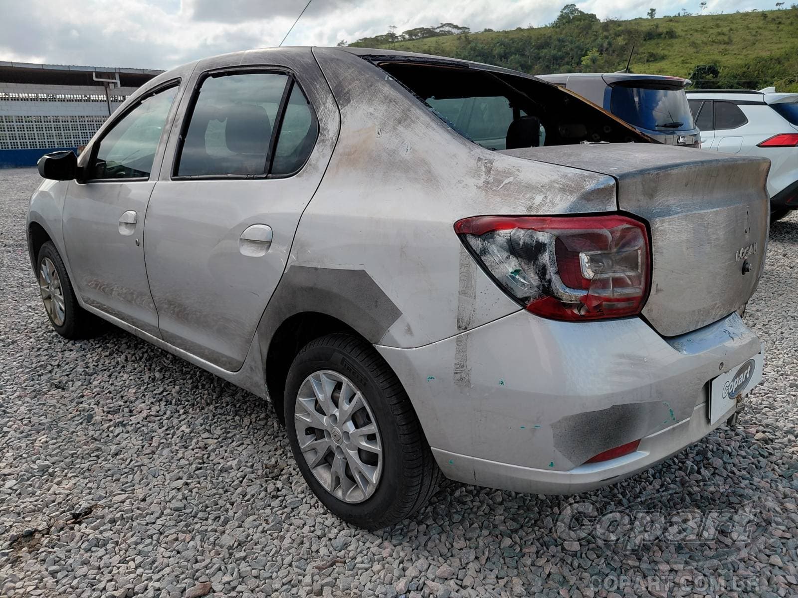 Renault Logan 2023 — foto 3