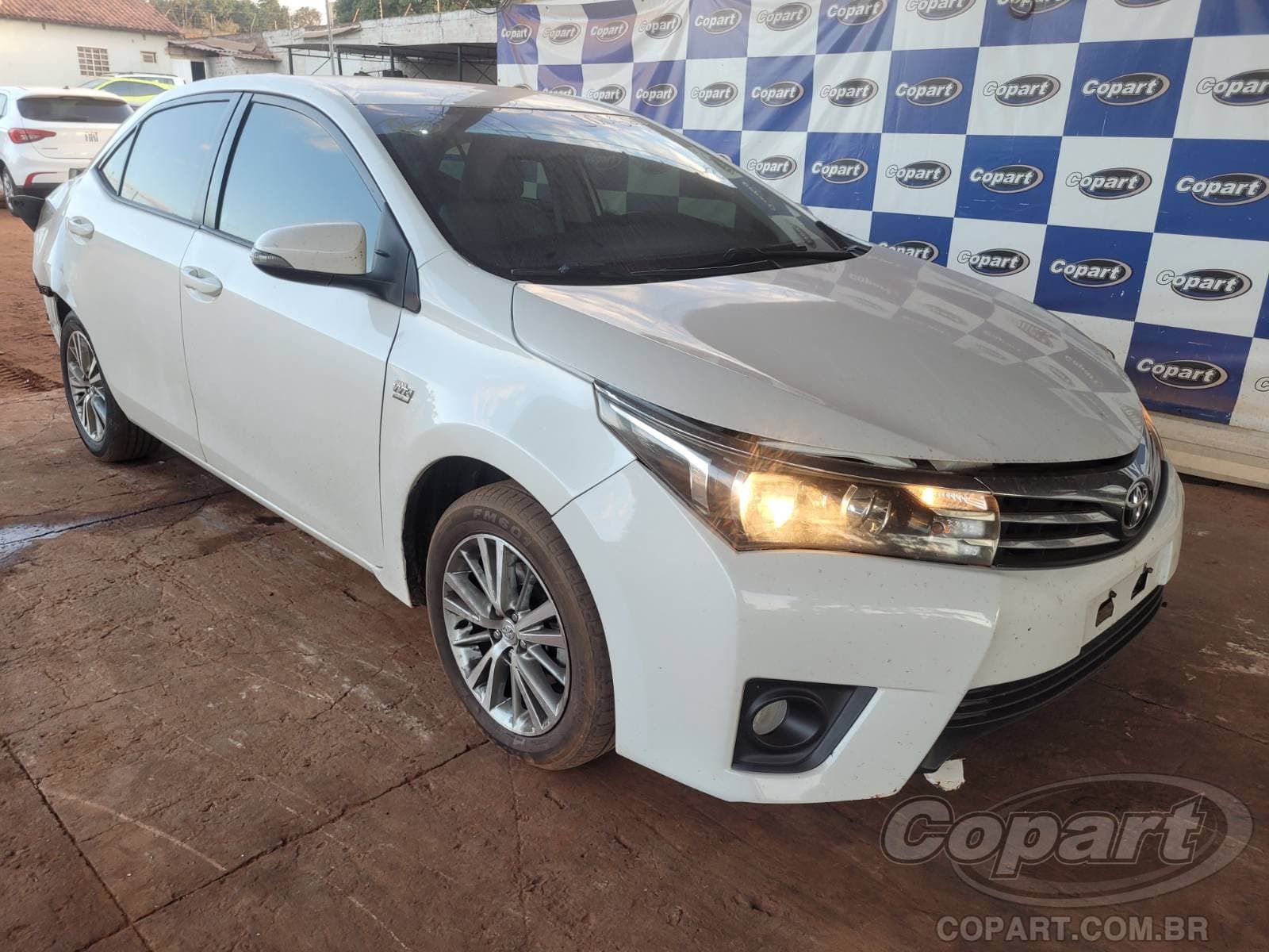Toyota Corolla 2.0 16V DUAL VVT-I 2015