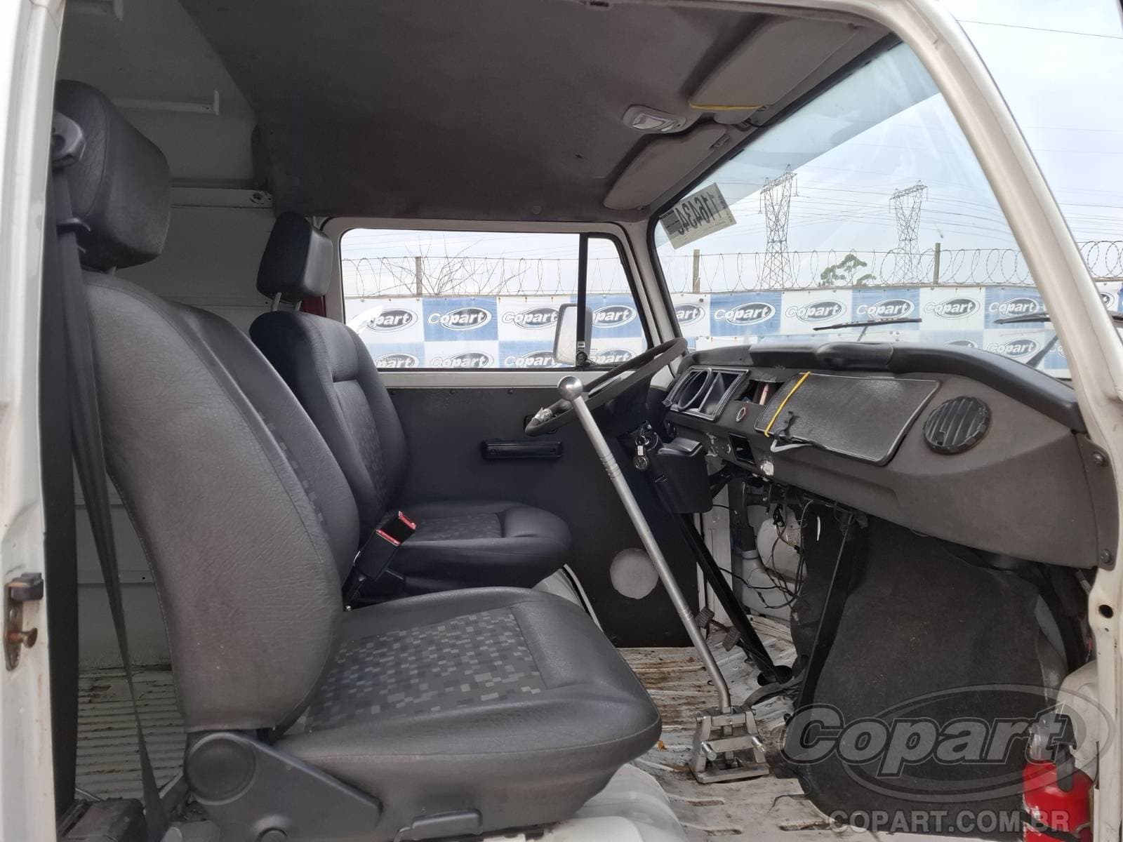 Volkswagen Kombi Furgao 2012 — foto 5
