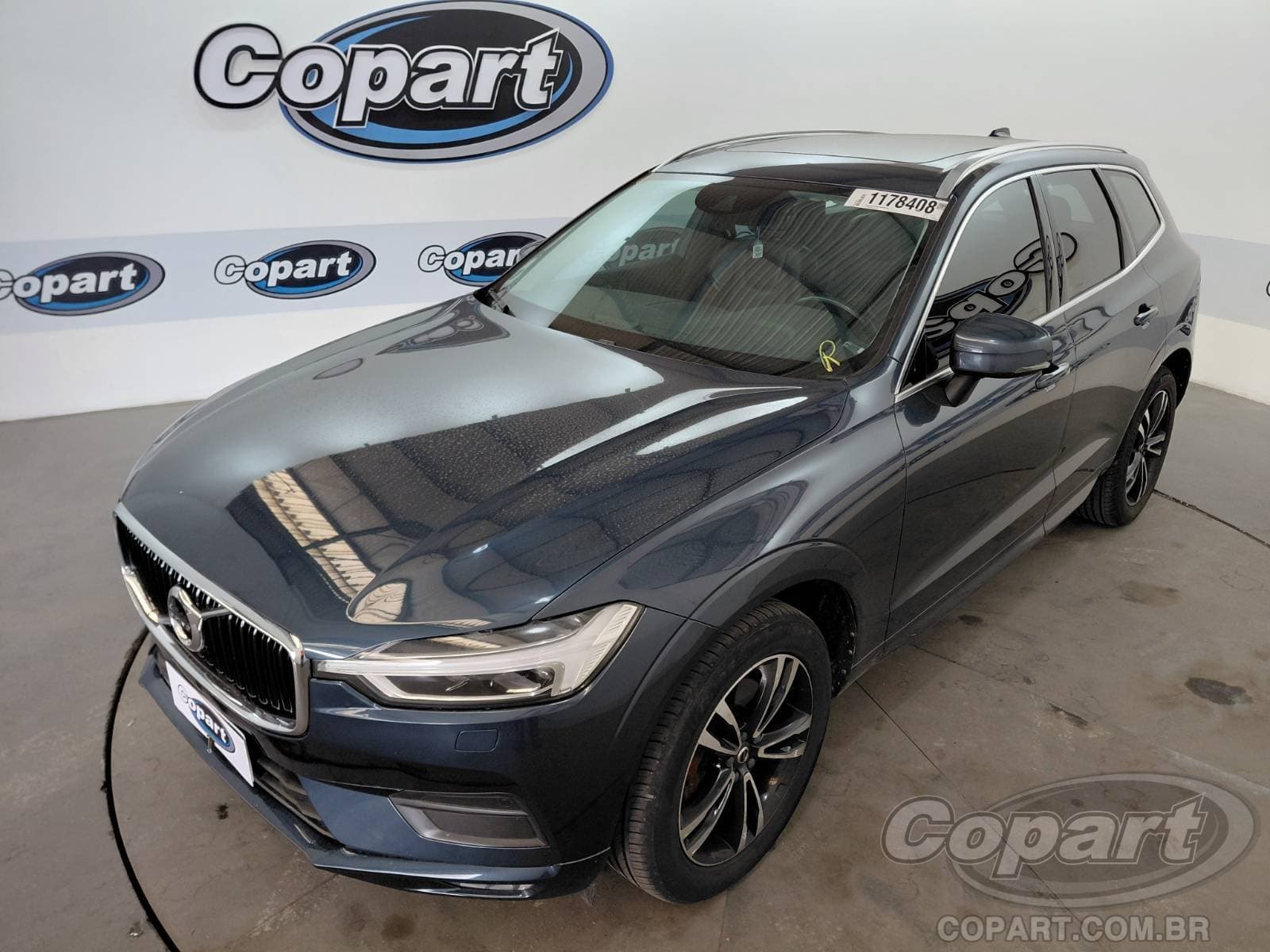 Volvo Xc60 2019 — foto 2