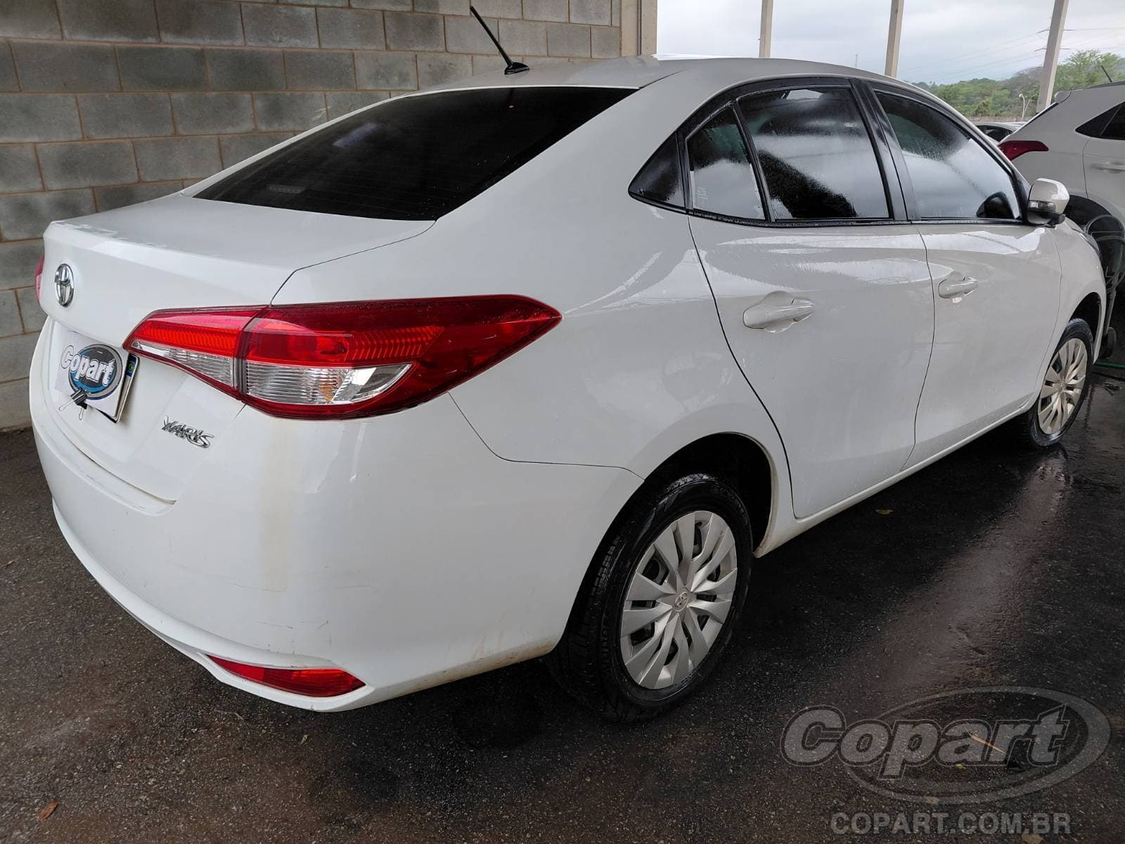 Toyota Yaris Seda 2023 — foto 4