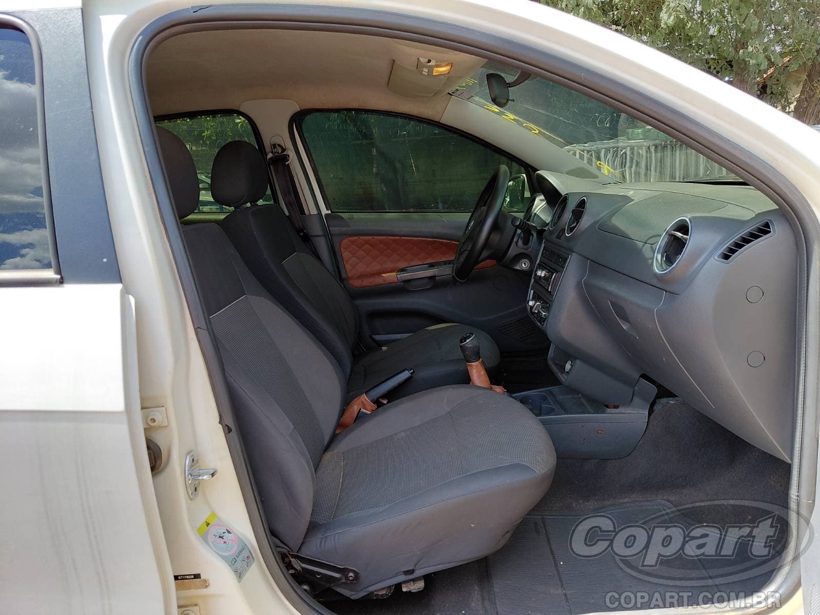 Volkswagen Voyage 2014 — foto 5