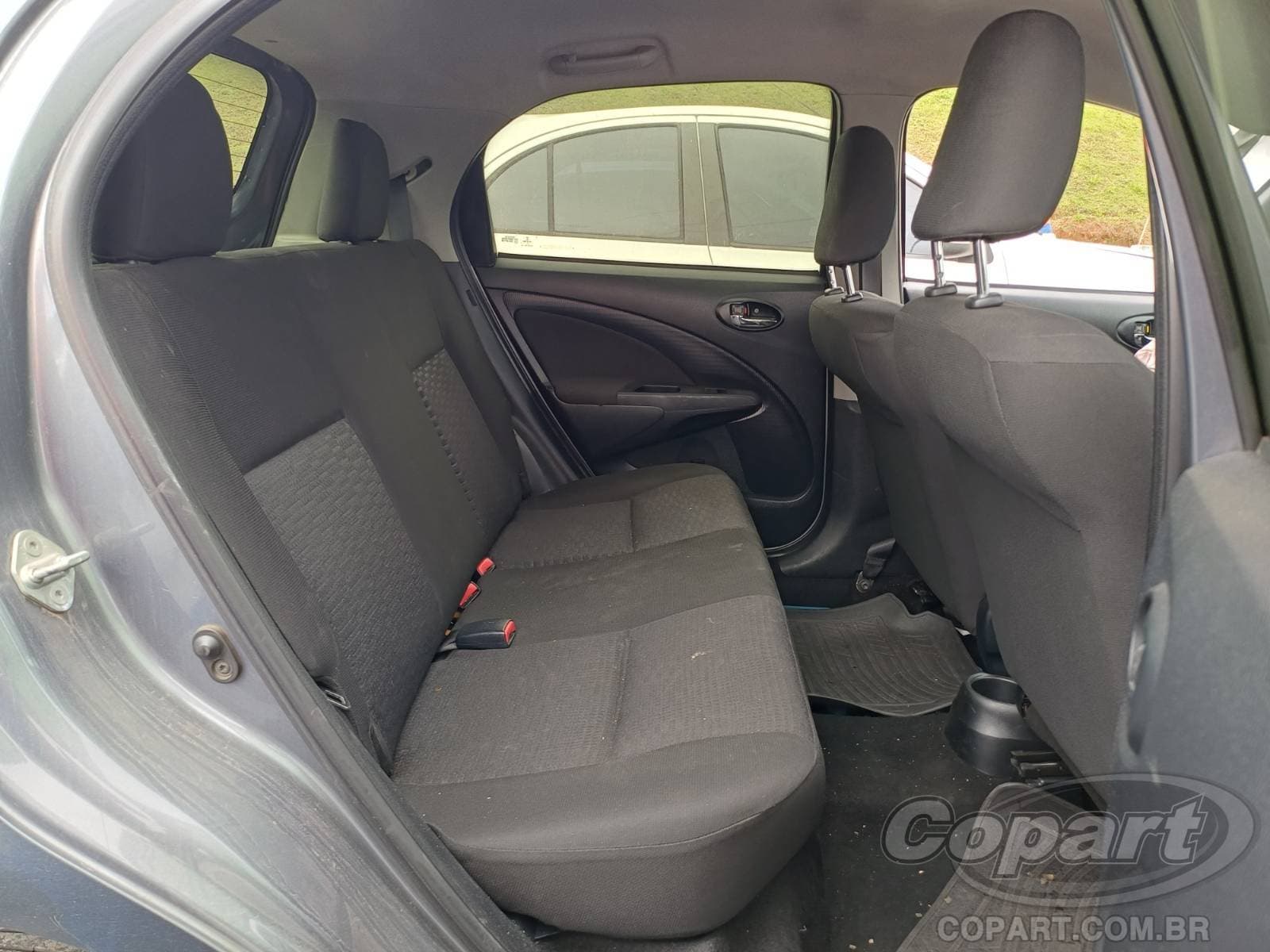 Toyota Etios 2016 — foto 6
