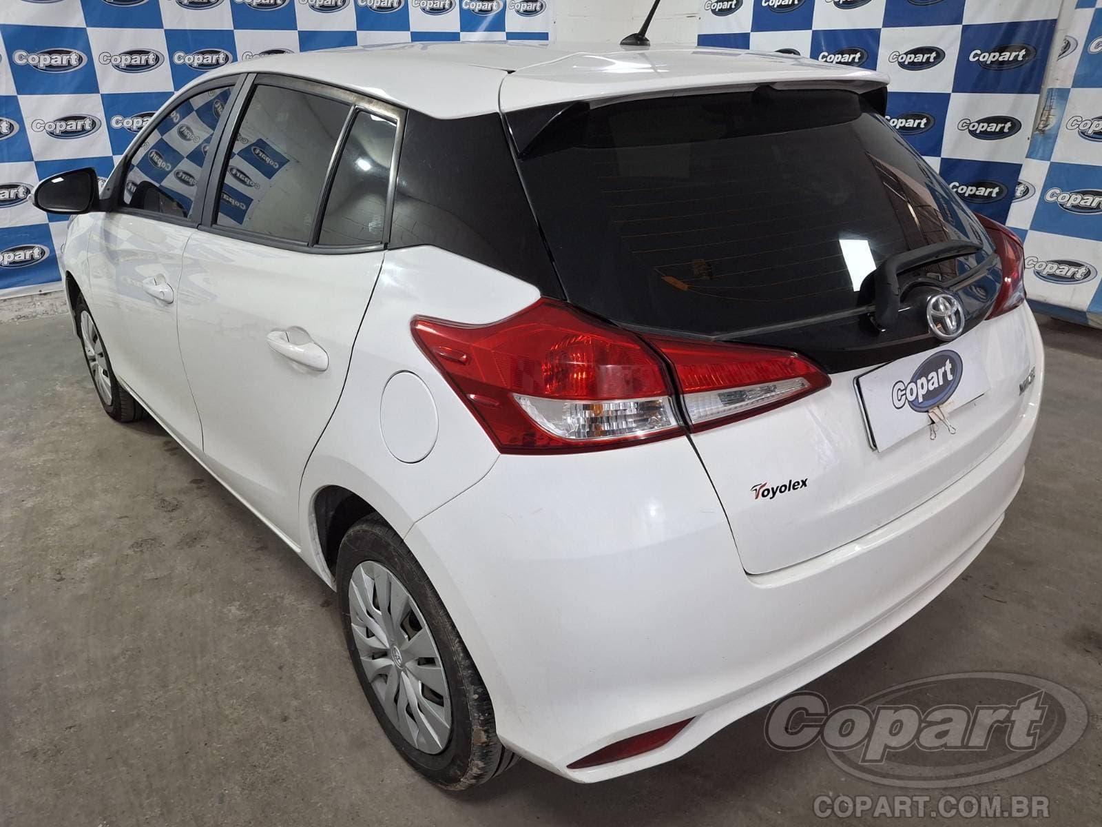 Toyota Yaris 2022 — foto 3