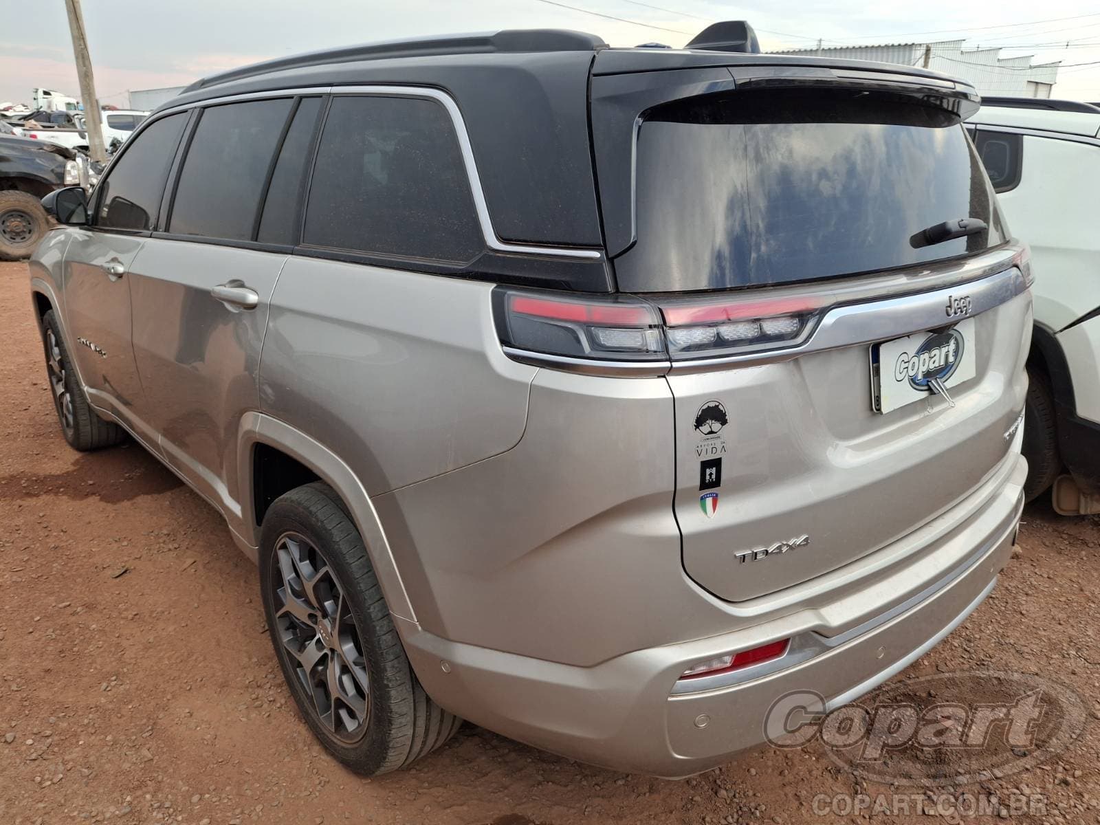 Jeep Commander 2023 — foto 3