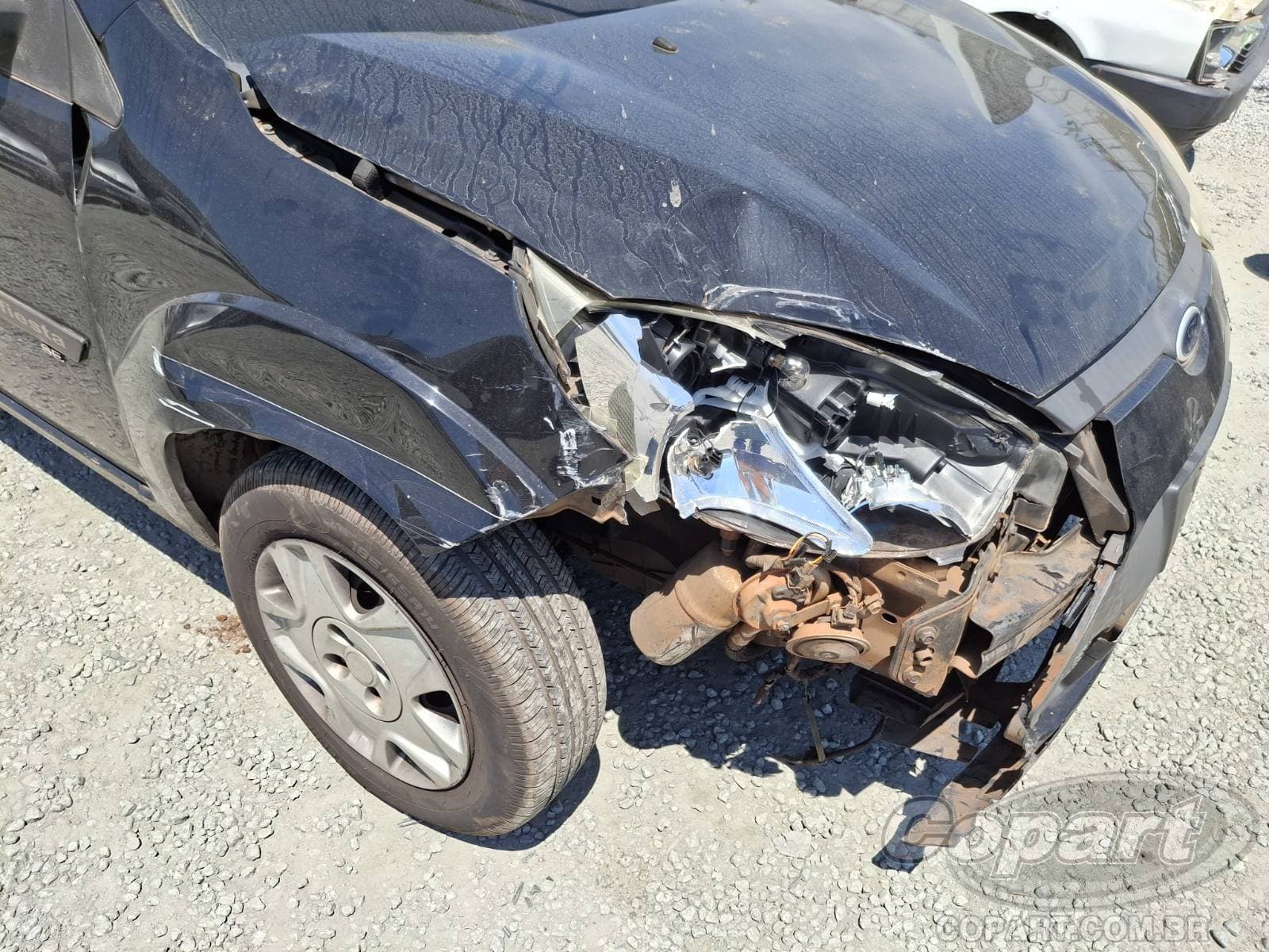 Ford Fiesta Sedan 2014 — foto 12