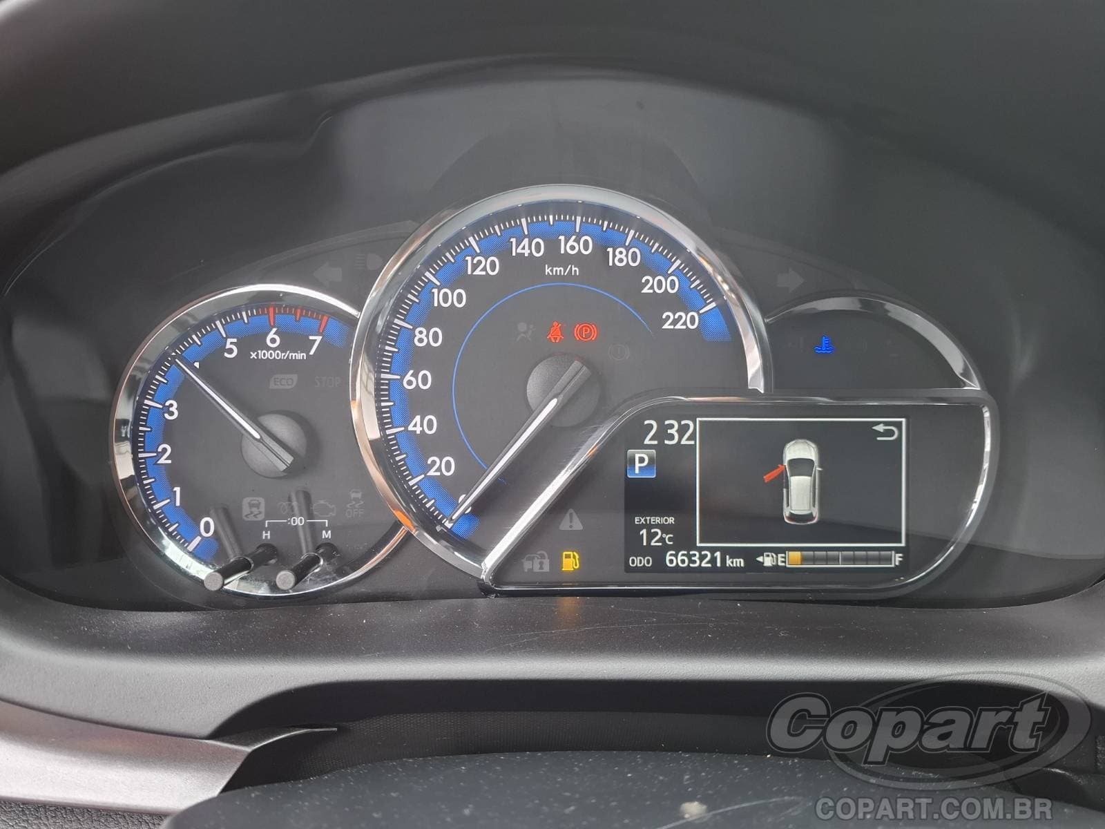 Toyota Yaris 2023 — foto 8