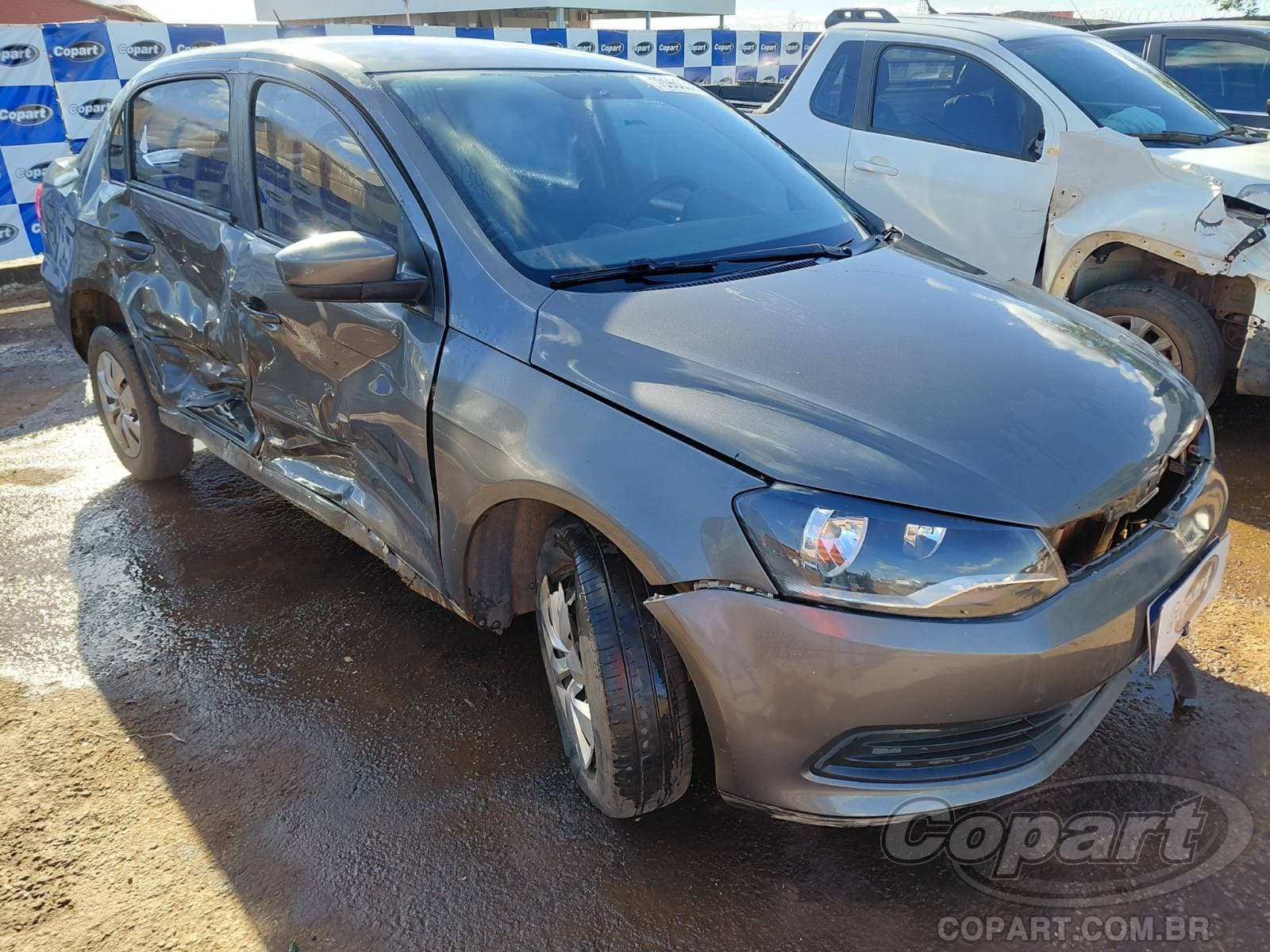 Volkswagen Voyage 1.6 TOTAL FLEX 2013