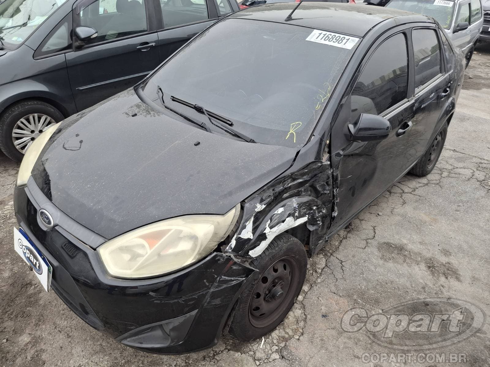 Ford Fiesta Sedan 2011 — foto 2
