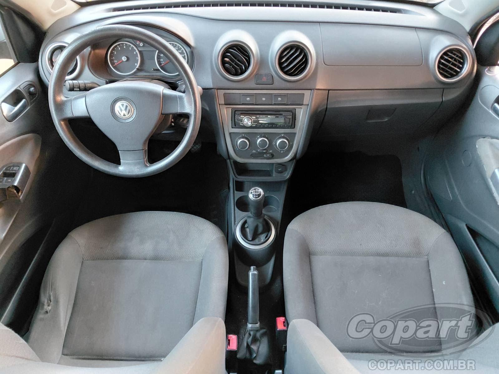 Volkswagen Voyage 2010 — foto 9