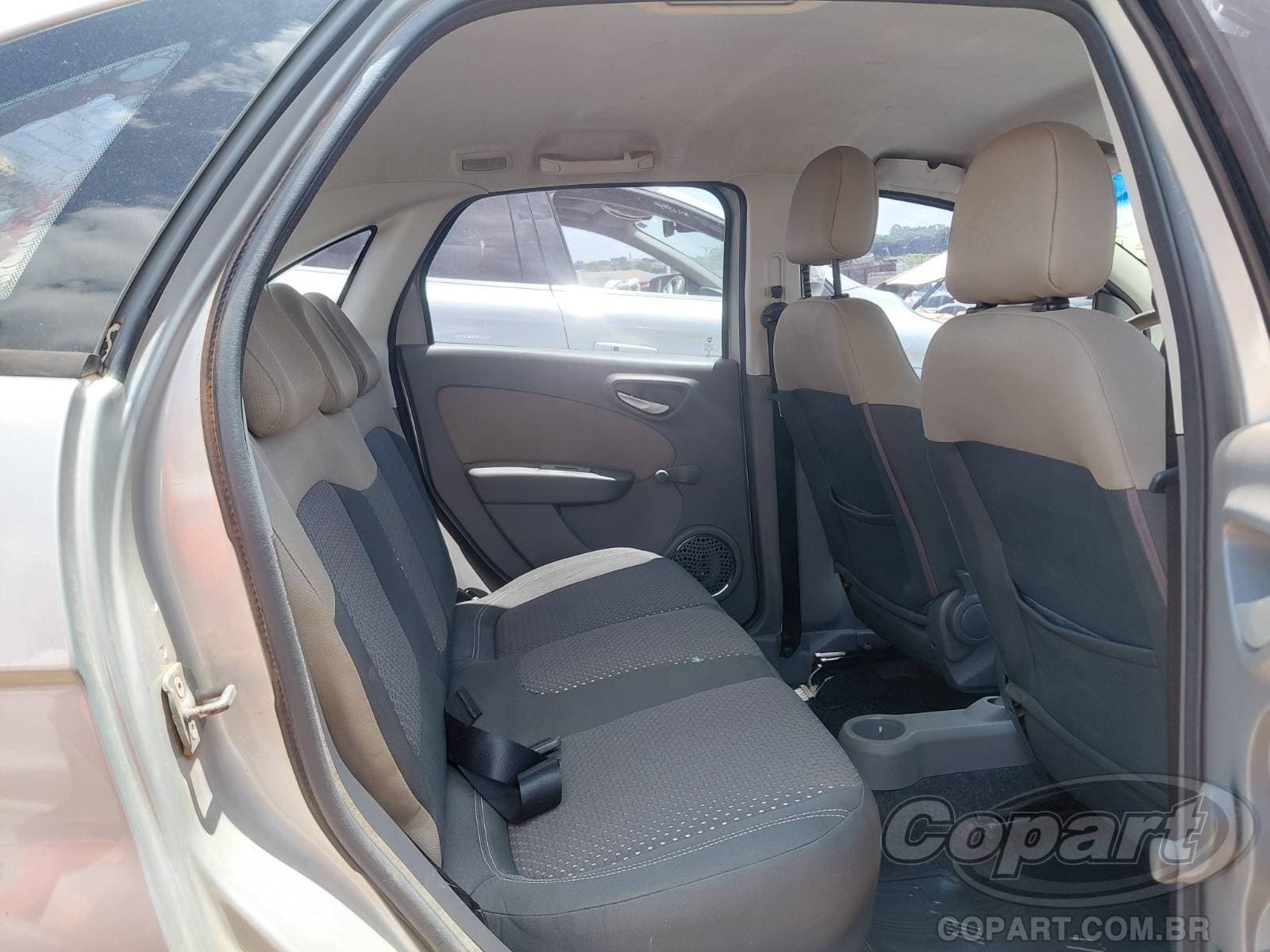 Fiat Grand Siena 2013 — foto 6