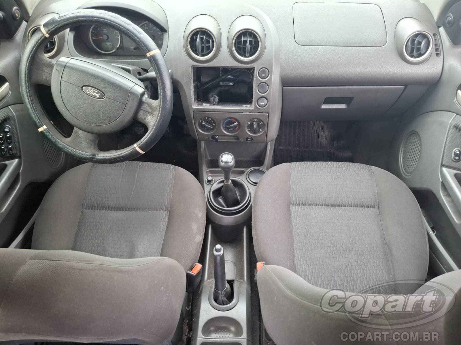 Ford Fiesta Sedan 2005 — foto 9