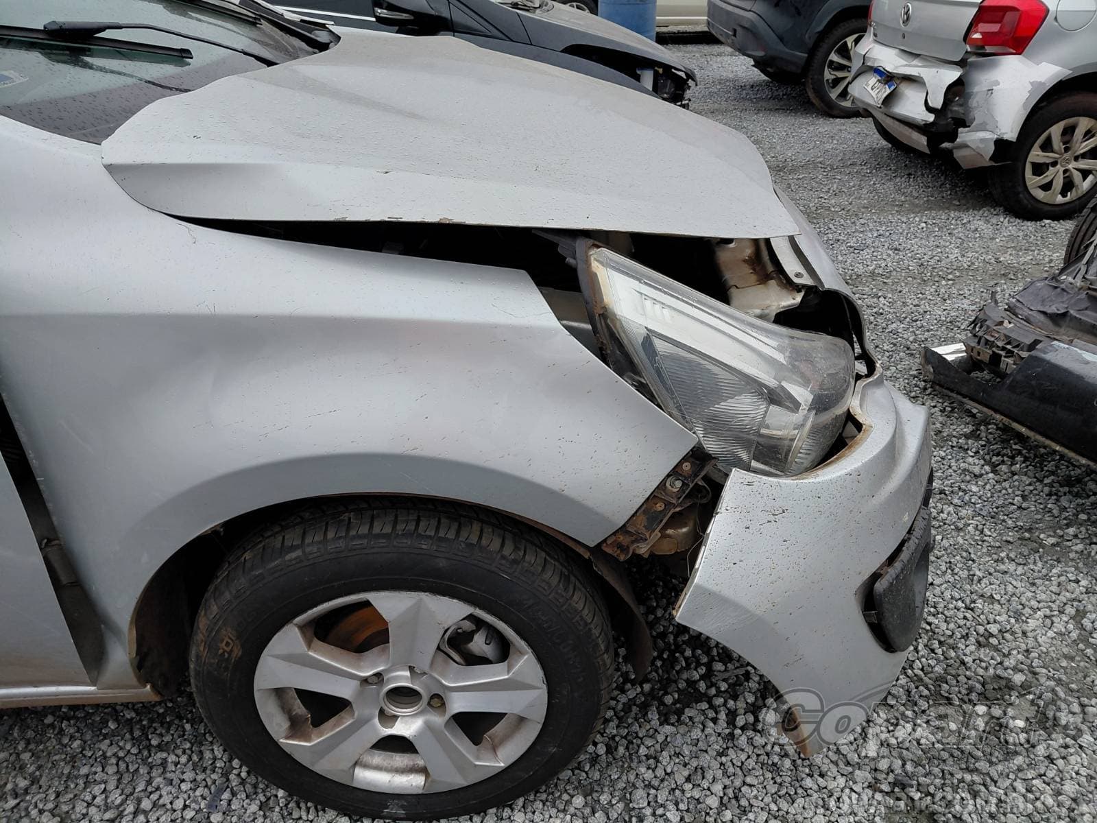 Chevrolet Montana 2015 — foto 12
