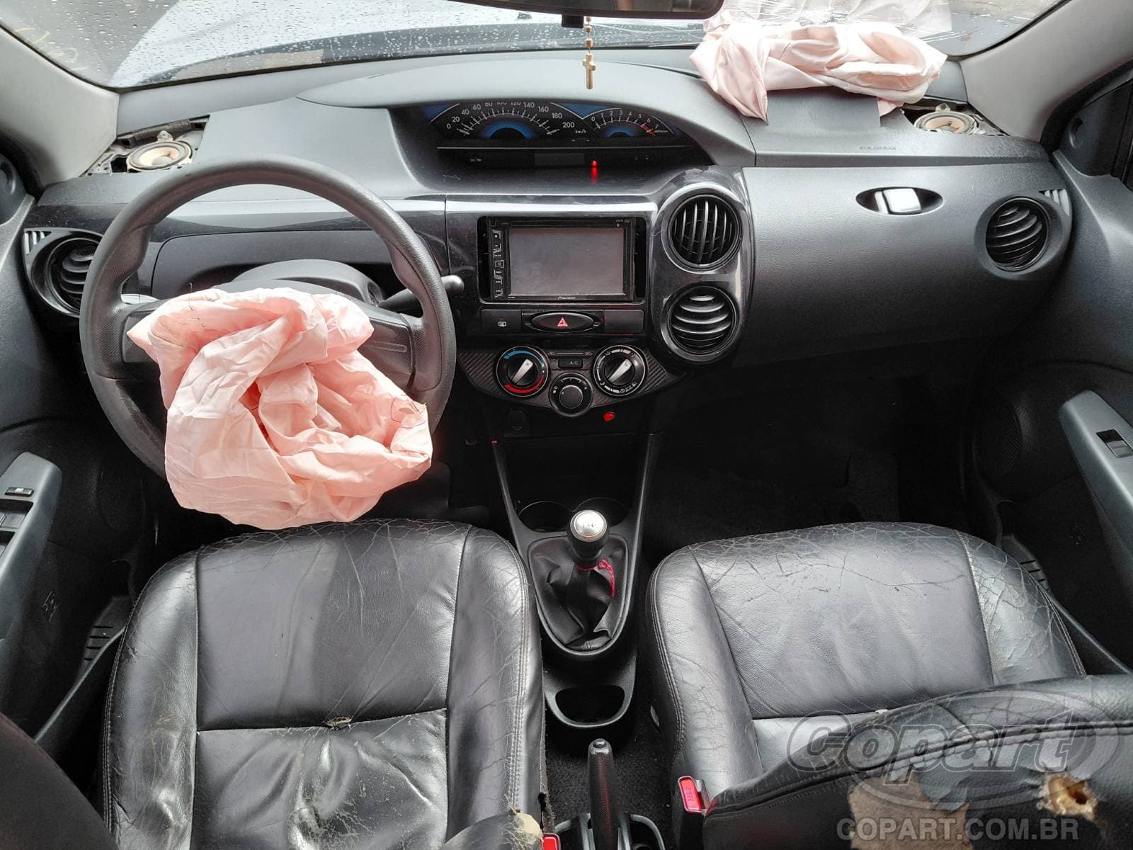 Toyota Etios Seda 2015 — foto 9