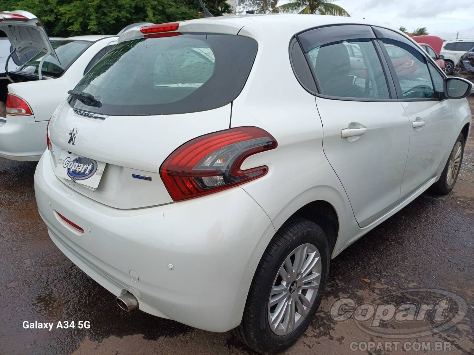 Peugeot 208 2018 — foto 4