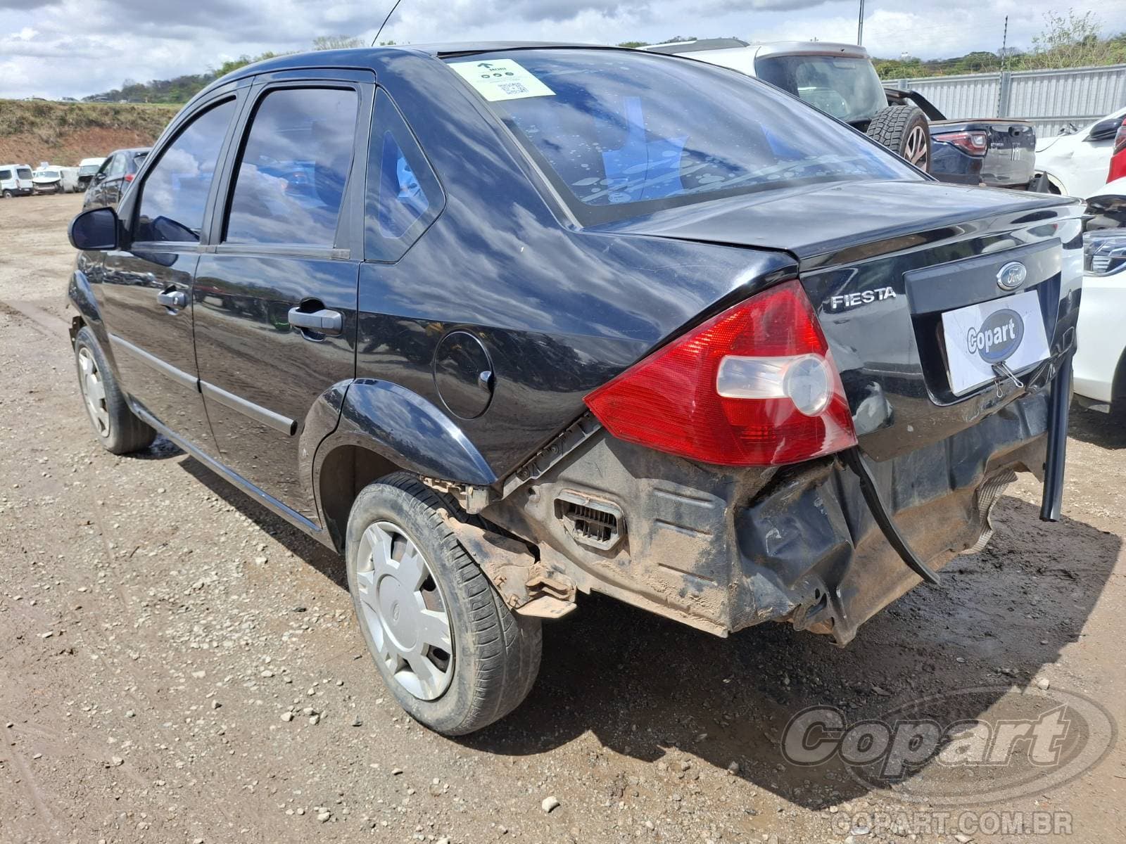 Ford Fiesta Sedan 2006 — foto 3