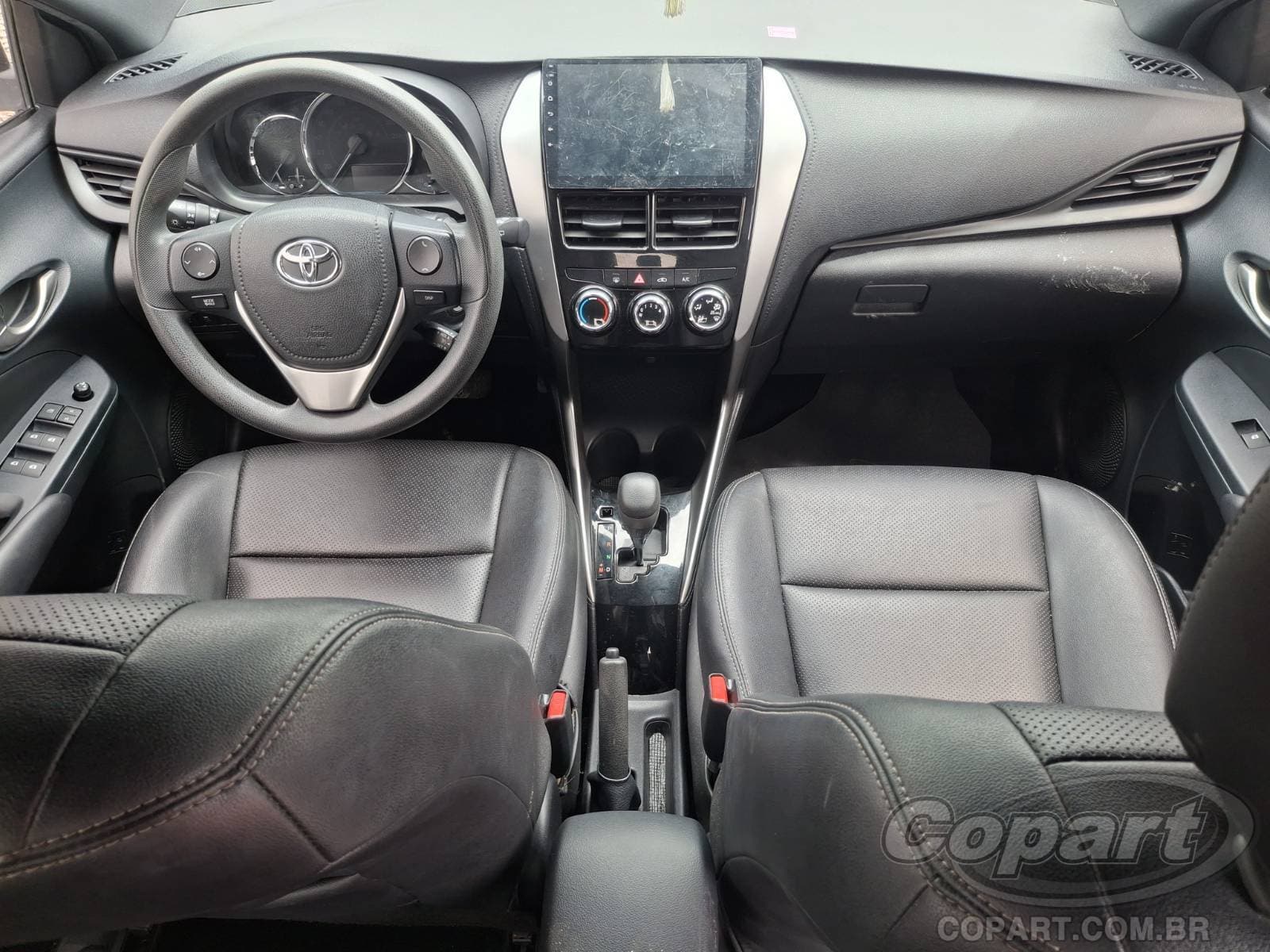 Toyota Yaris 2019 — foto 9