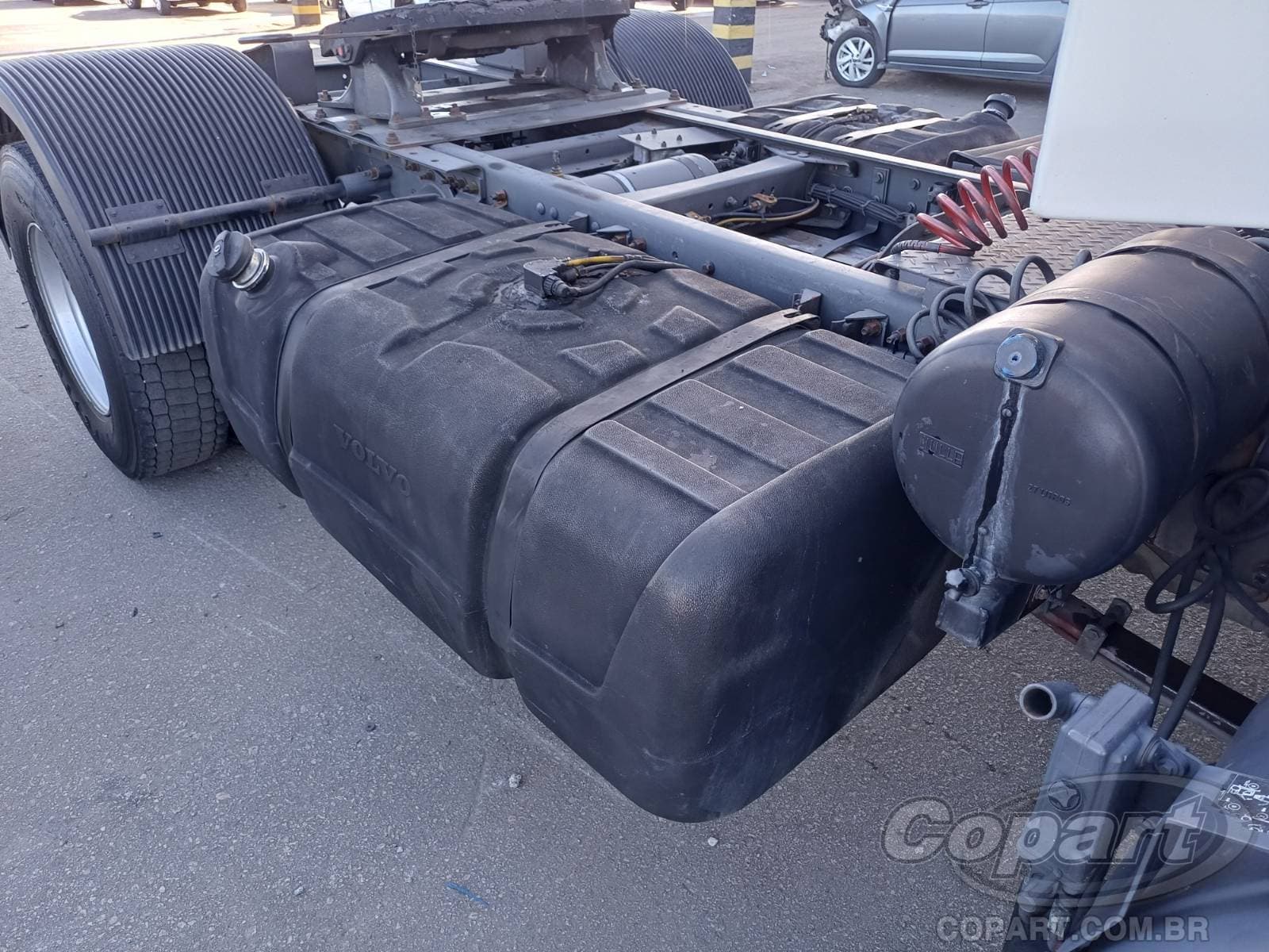 Volvo VM 2011 — foto 6