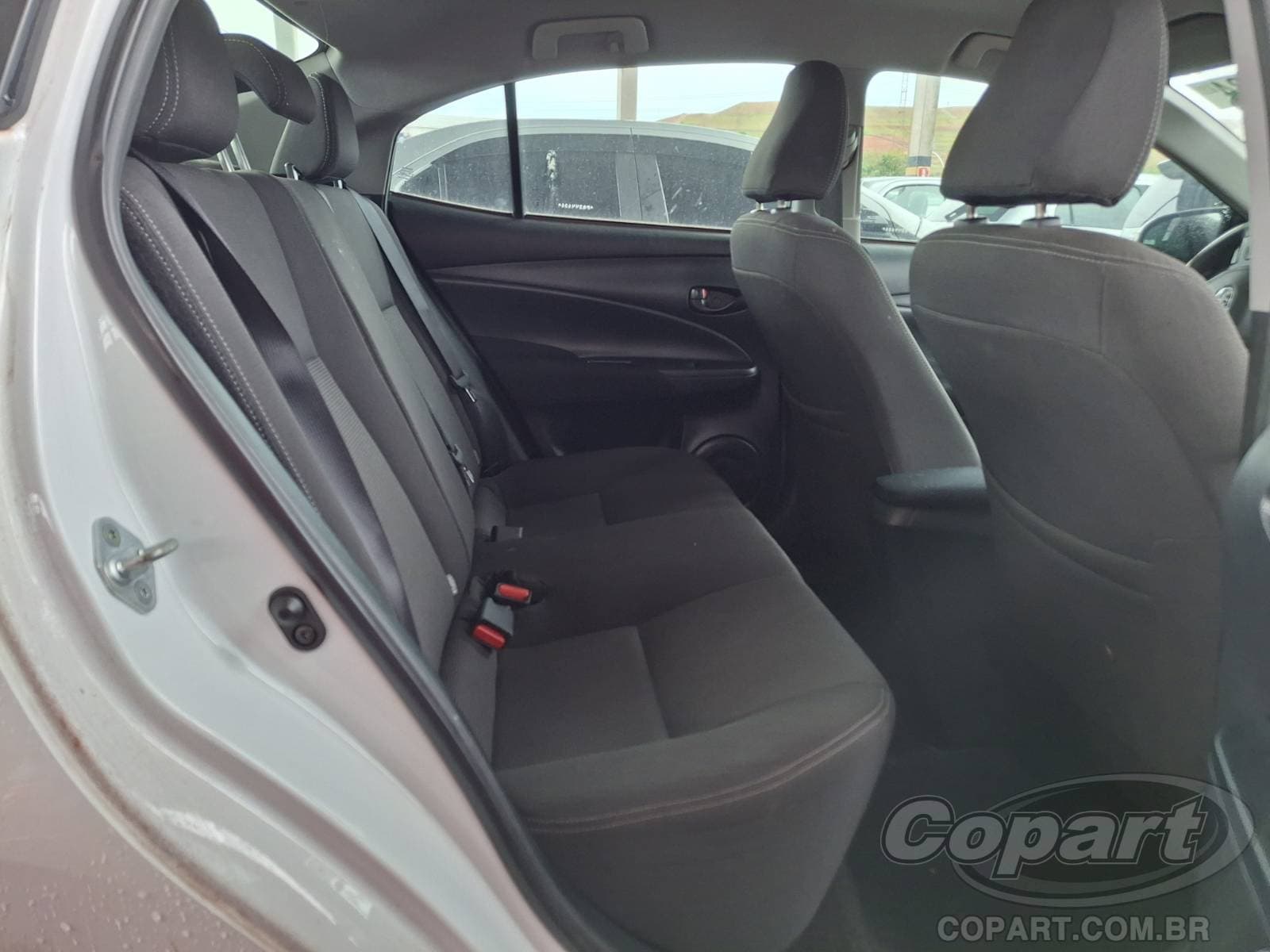 Toyota Yaris Seda 2023 — foto 6