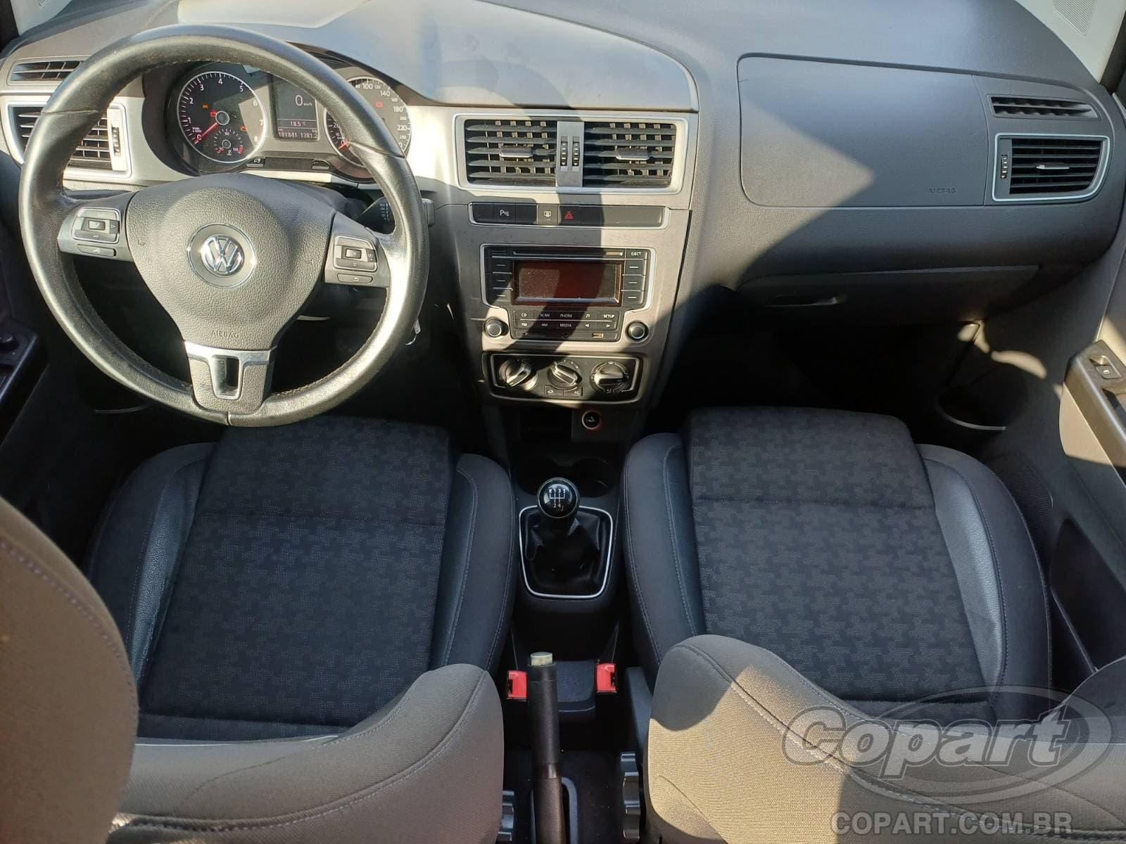 Volkswagen Spacefox 2015 — foto 9