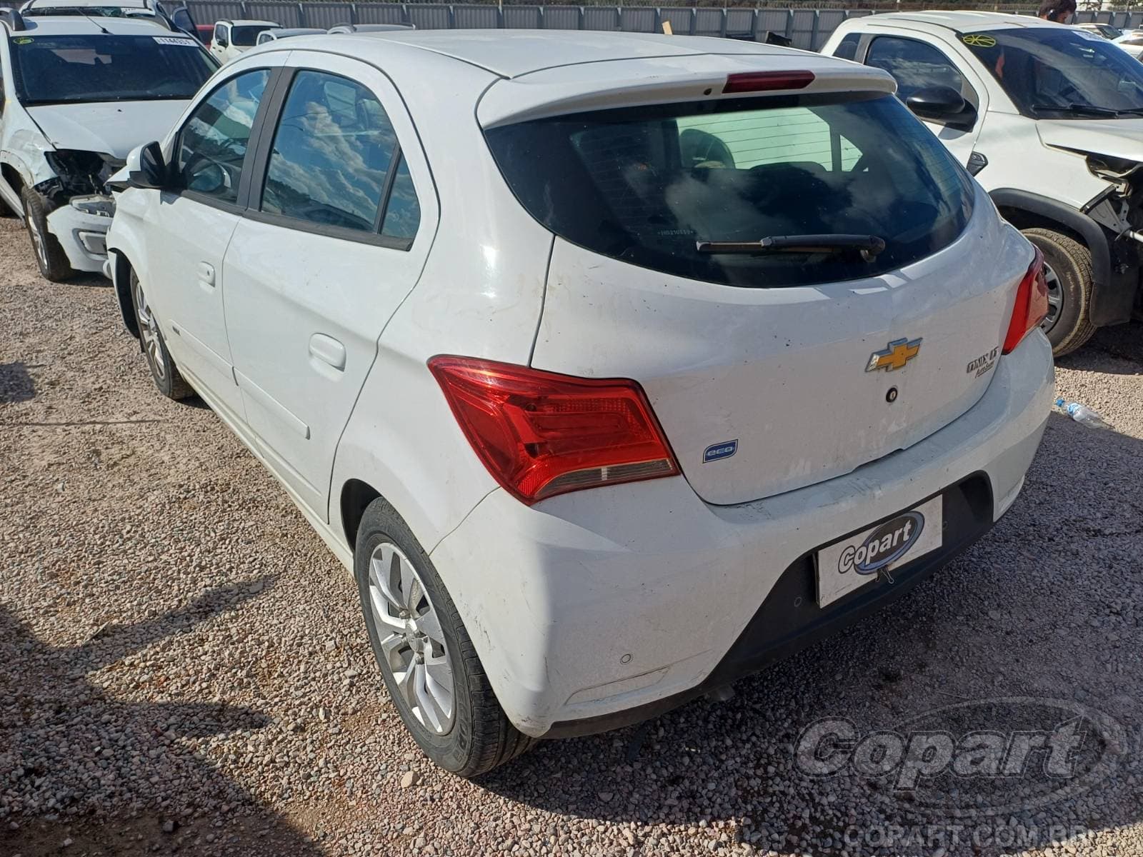 Chevrolet Onix 2017 — foto 3