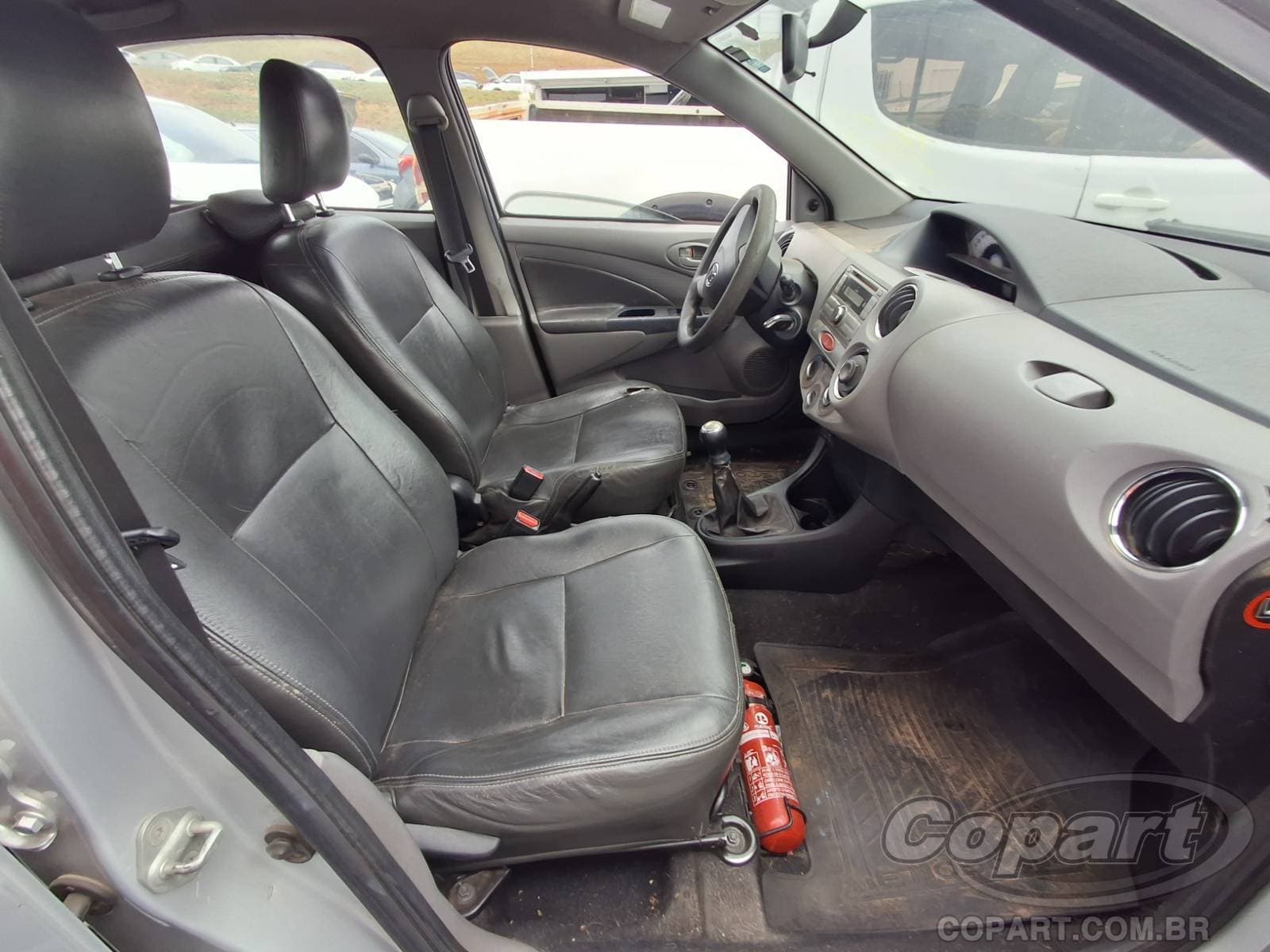 Toyota Etios Seda 2013 — foto 5