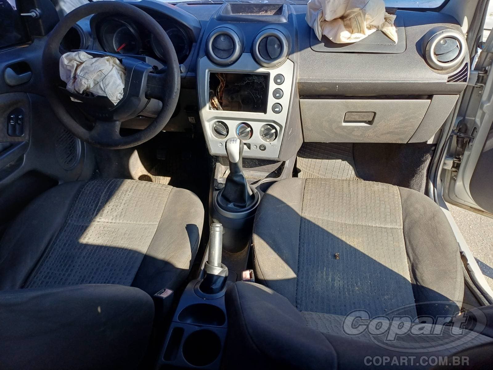 Ford Fiesta Sedan 2014 — foto 9