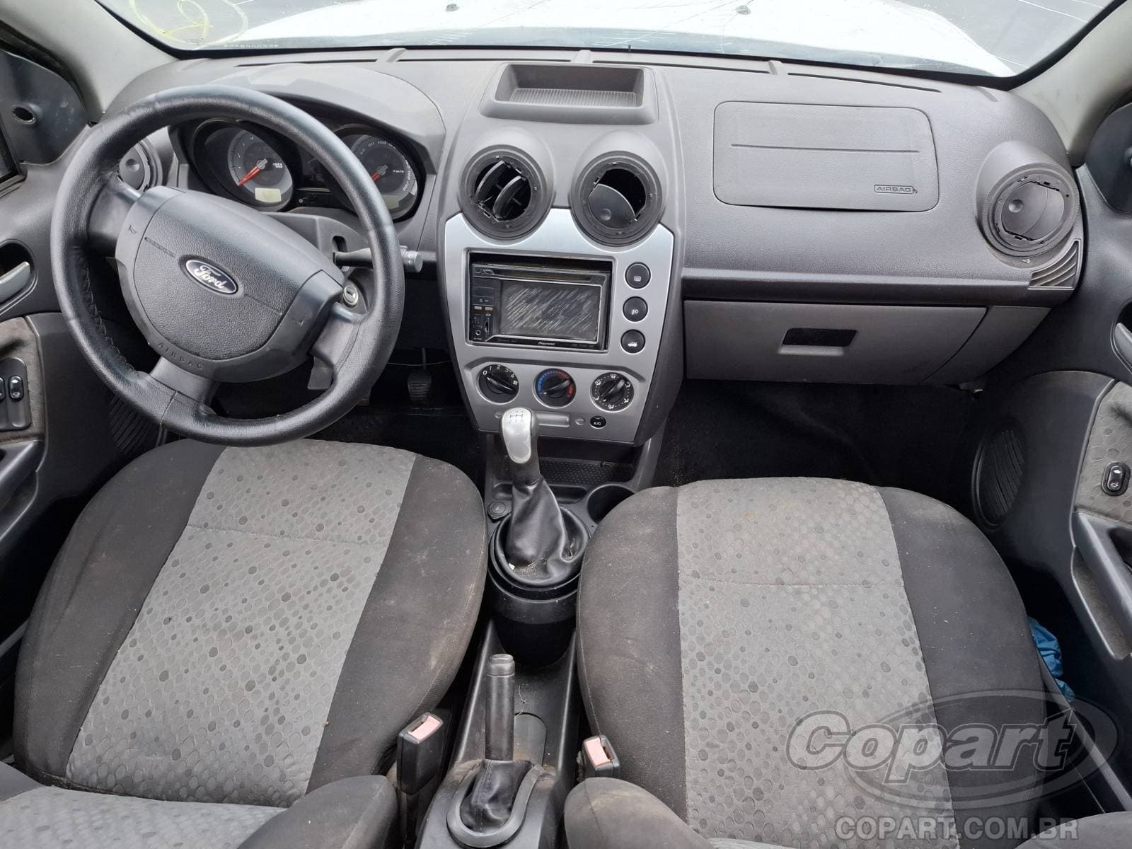Ford Fiesta 2014 — foto 9