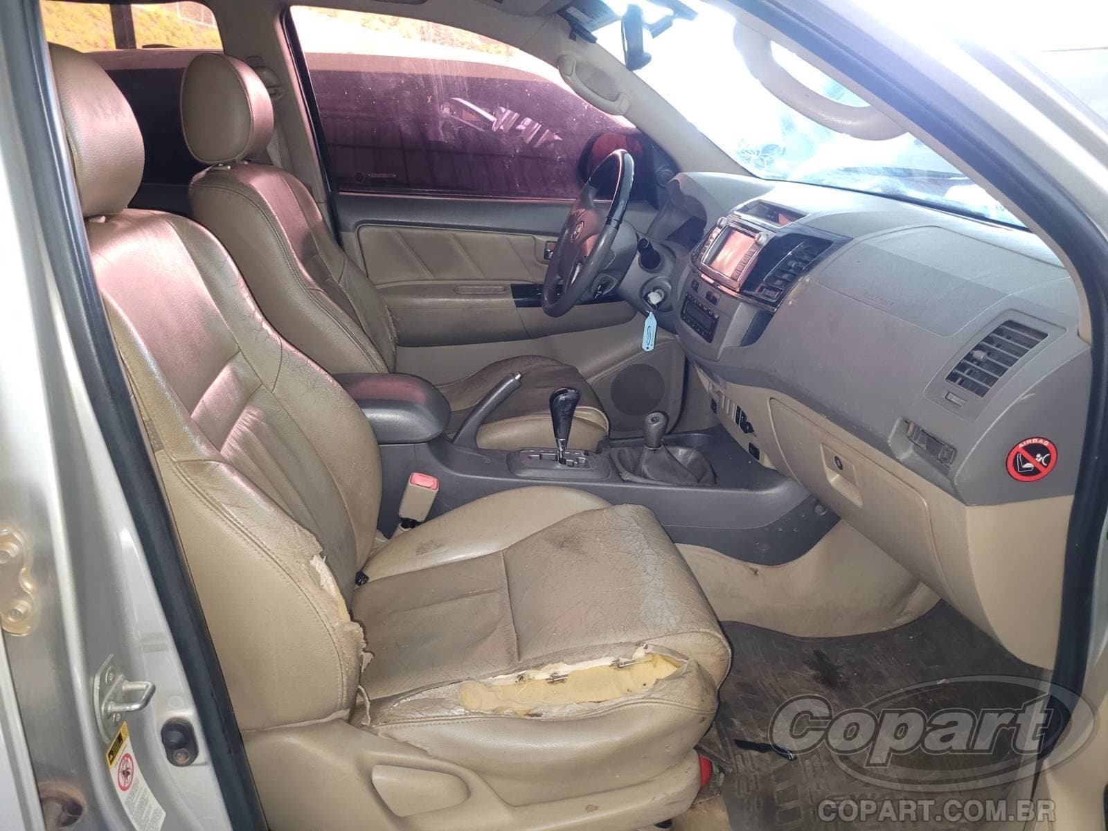 Toyota Hilux SW4 2012 — foto 5