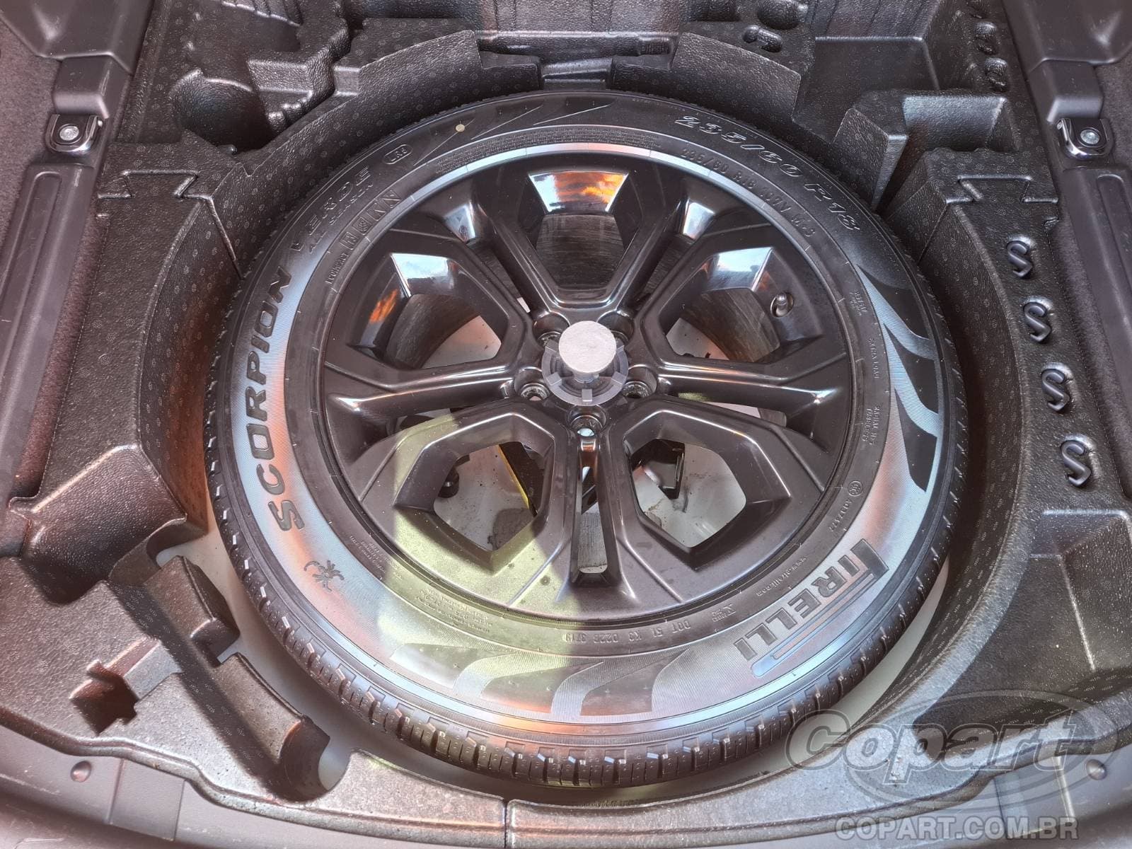 Land Rover Discovery Sport 2020 — foto 10