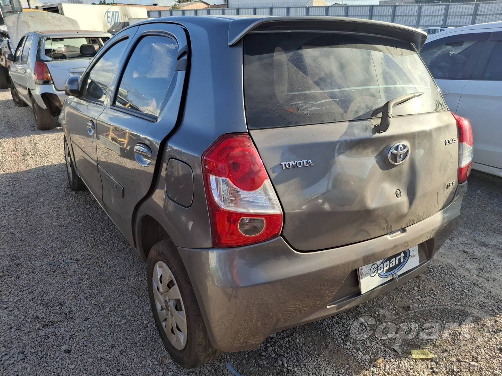 Toyota Etios 2017 — foto 3