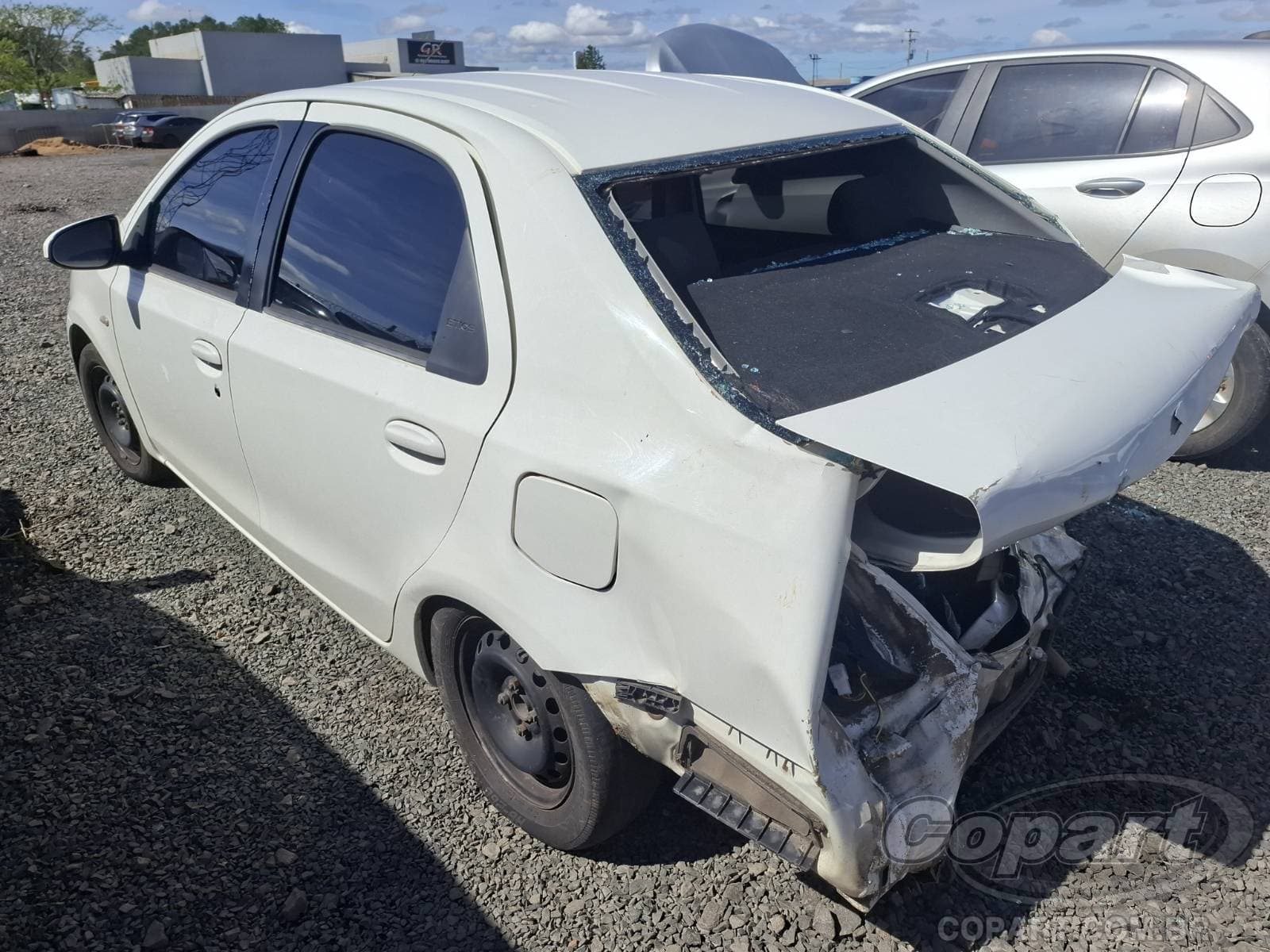 Toyota Etios Seda 2014 — foto 3