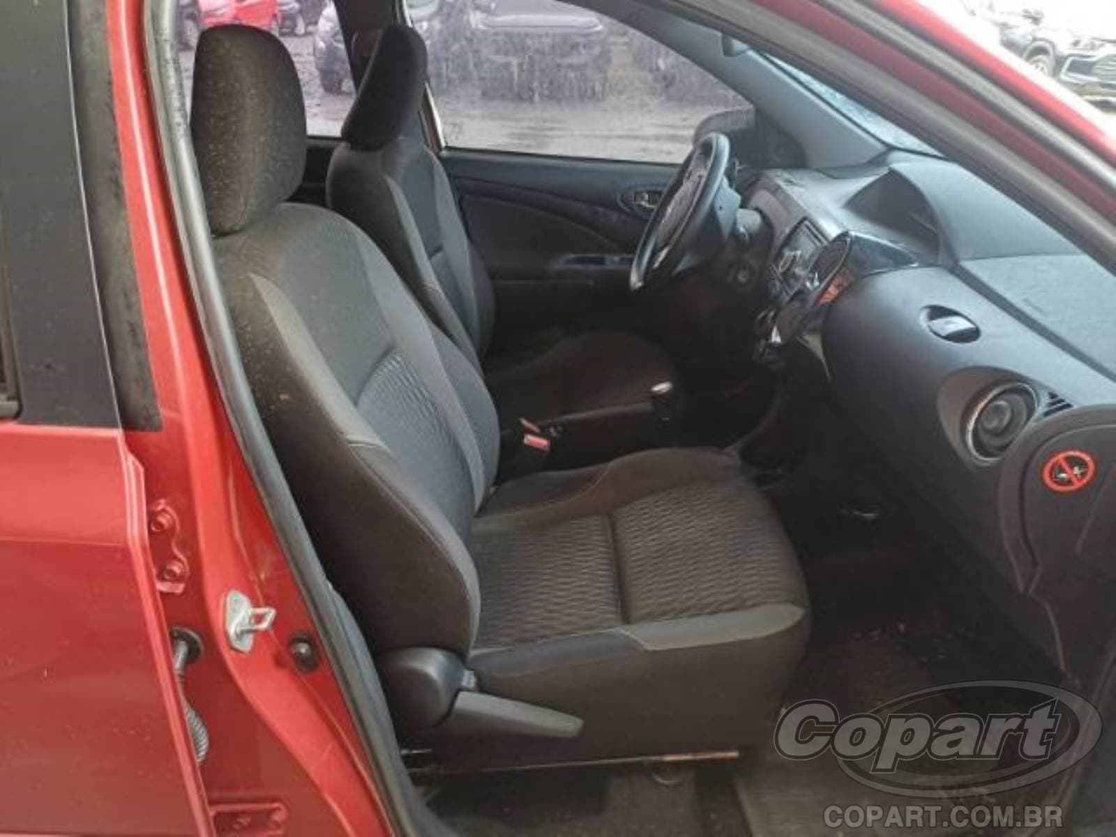 Toyota Etios 2017 — foto 5