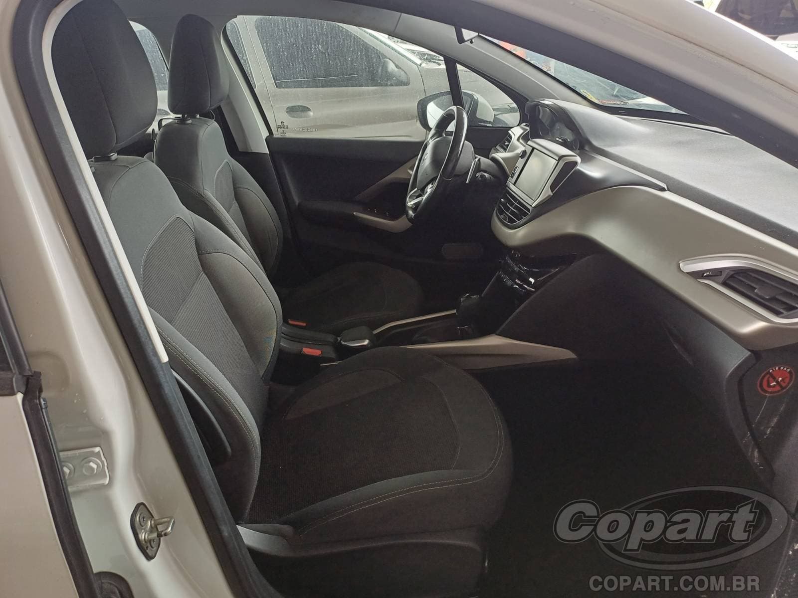 Peugeot 2008 2017 — foto 5