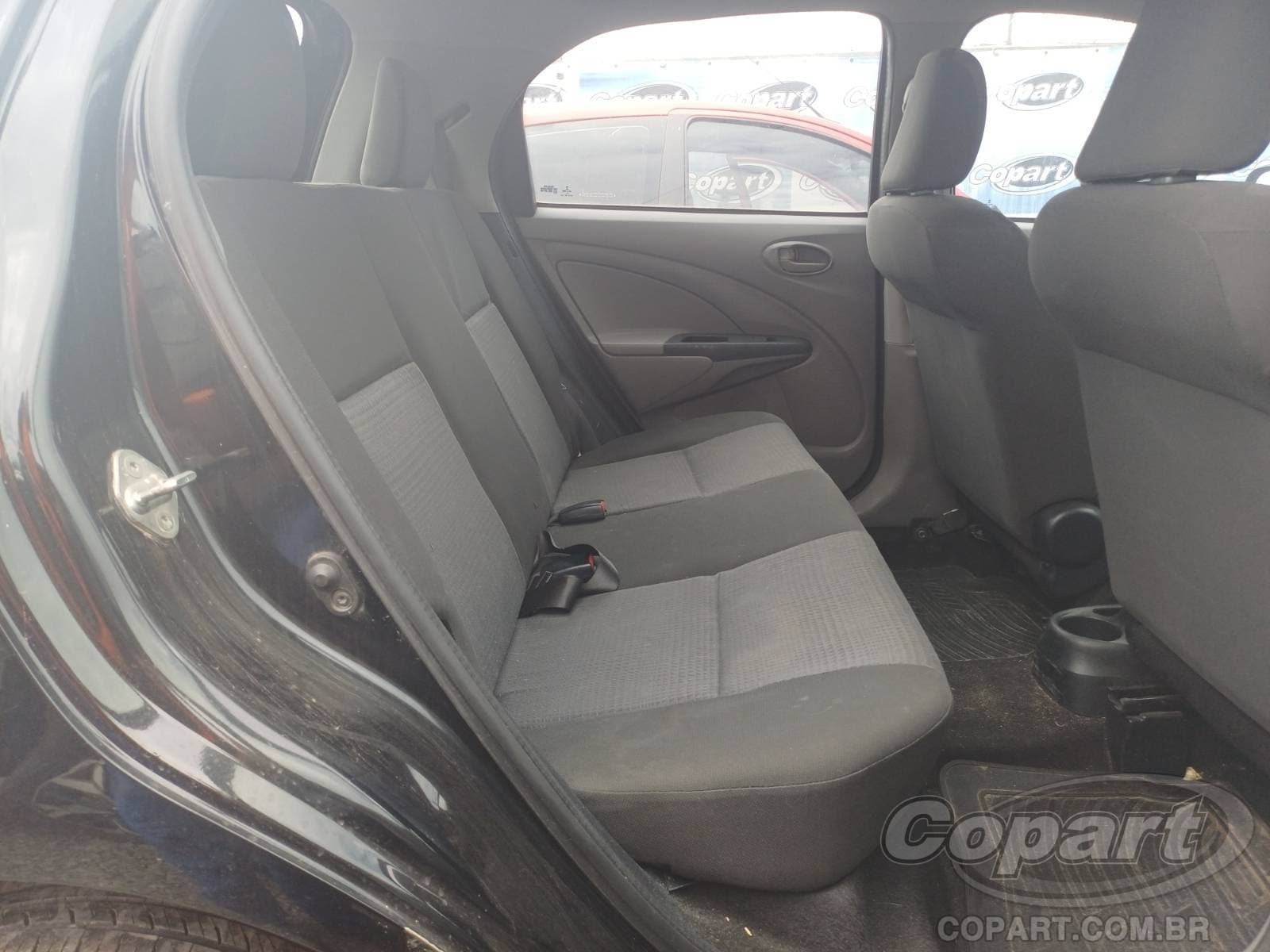 Toyota Etios 2013 — foto 6