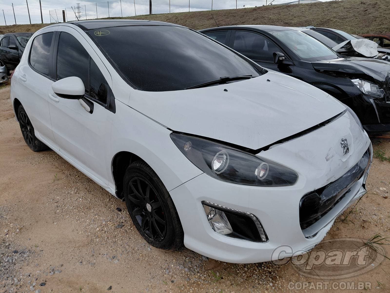 Peugeot 308 2014 — foto 1