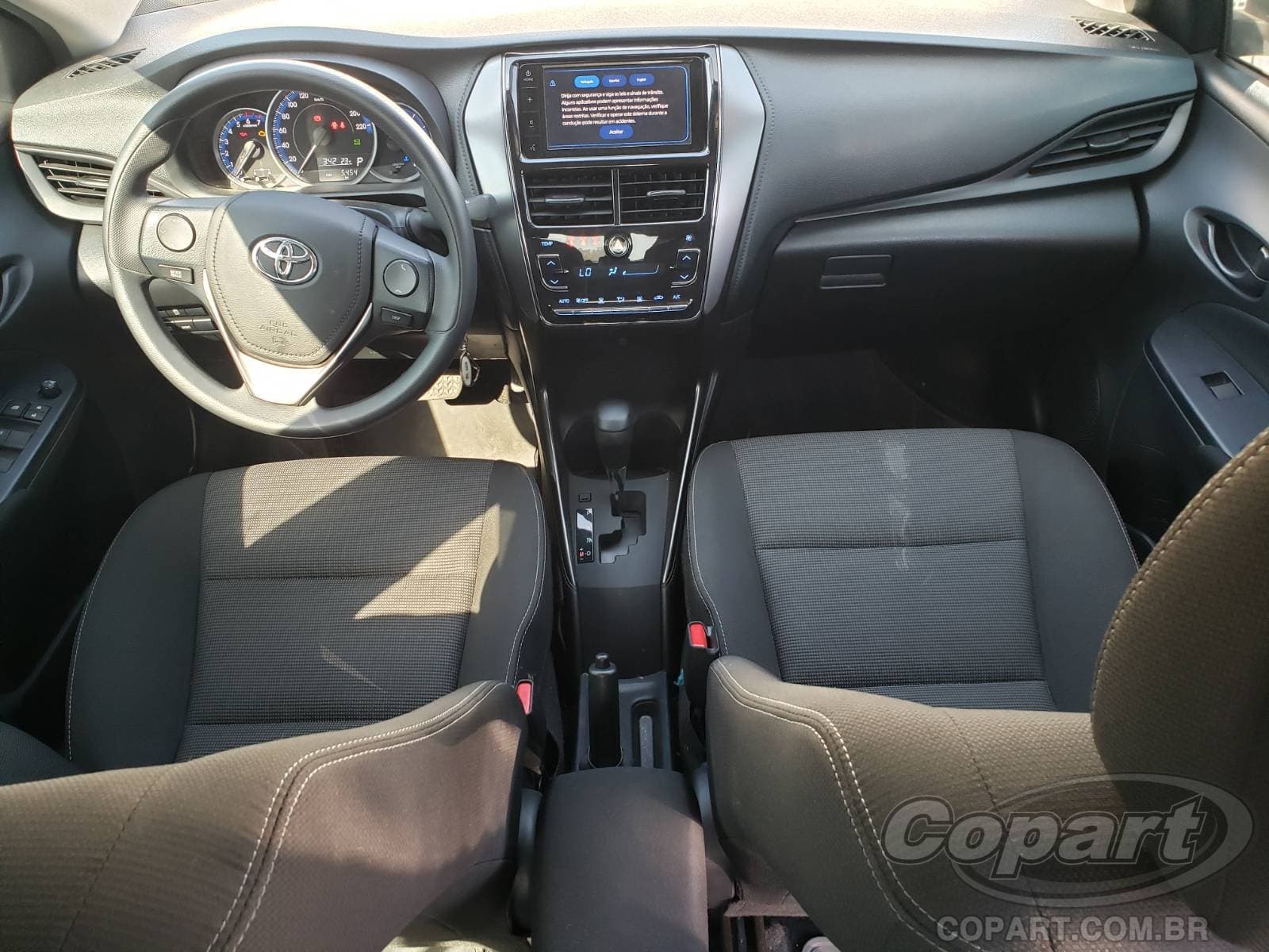 Toyota Yaris Seda 2024 — foto 9