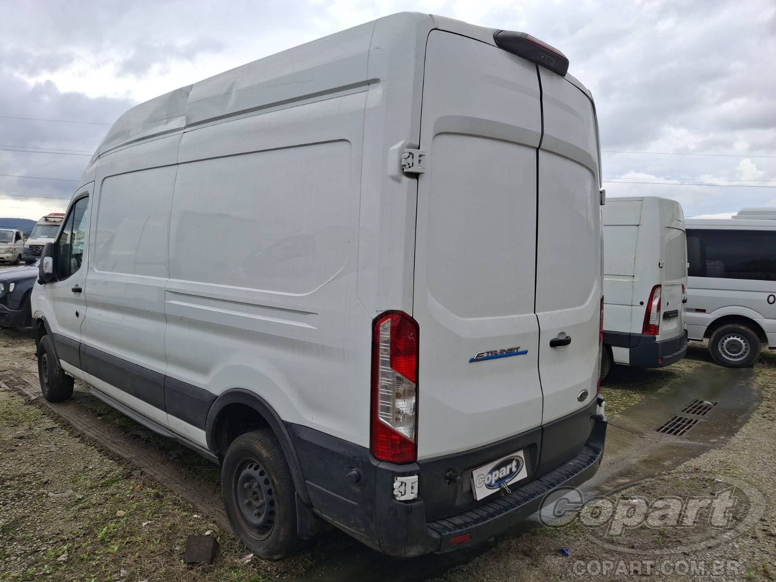 Ford E-transit Furgao 2024 — foto 3