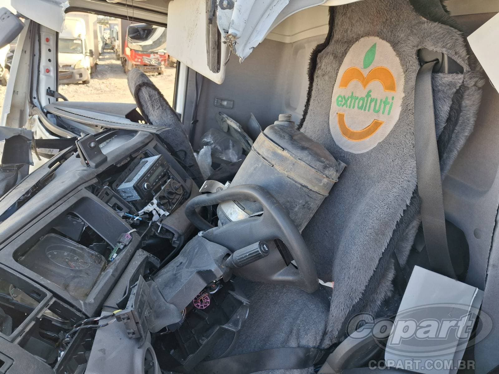 Volkswagen Constellation 2026 — foto 5